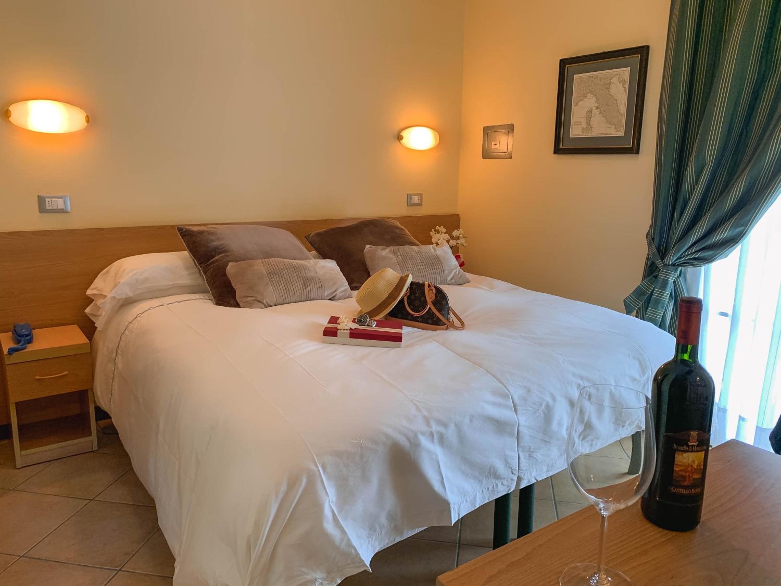 Small Double Room photo 1