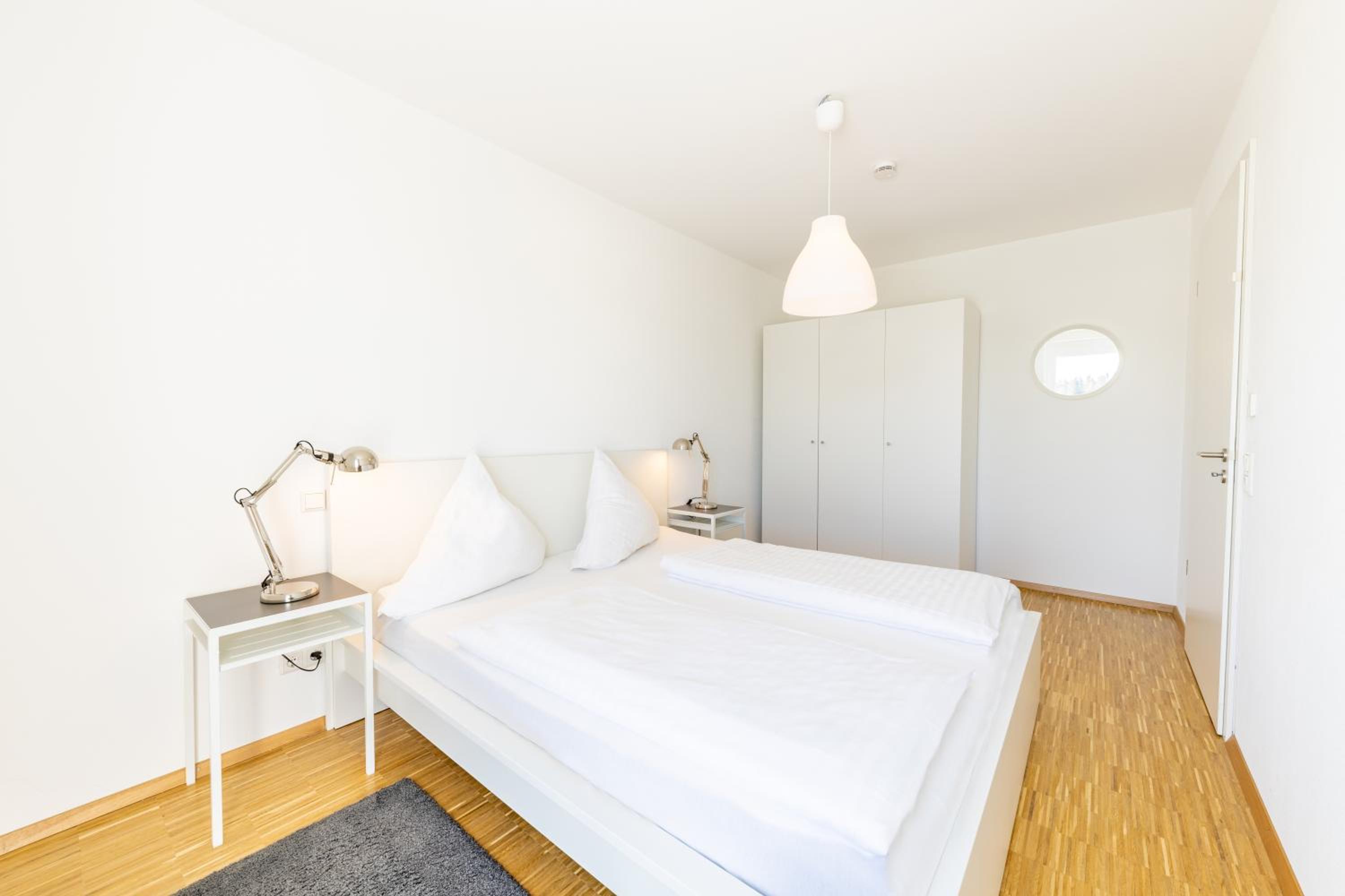 One-Bedroom Apartment (H7) photo 3