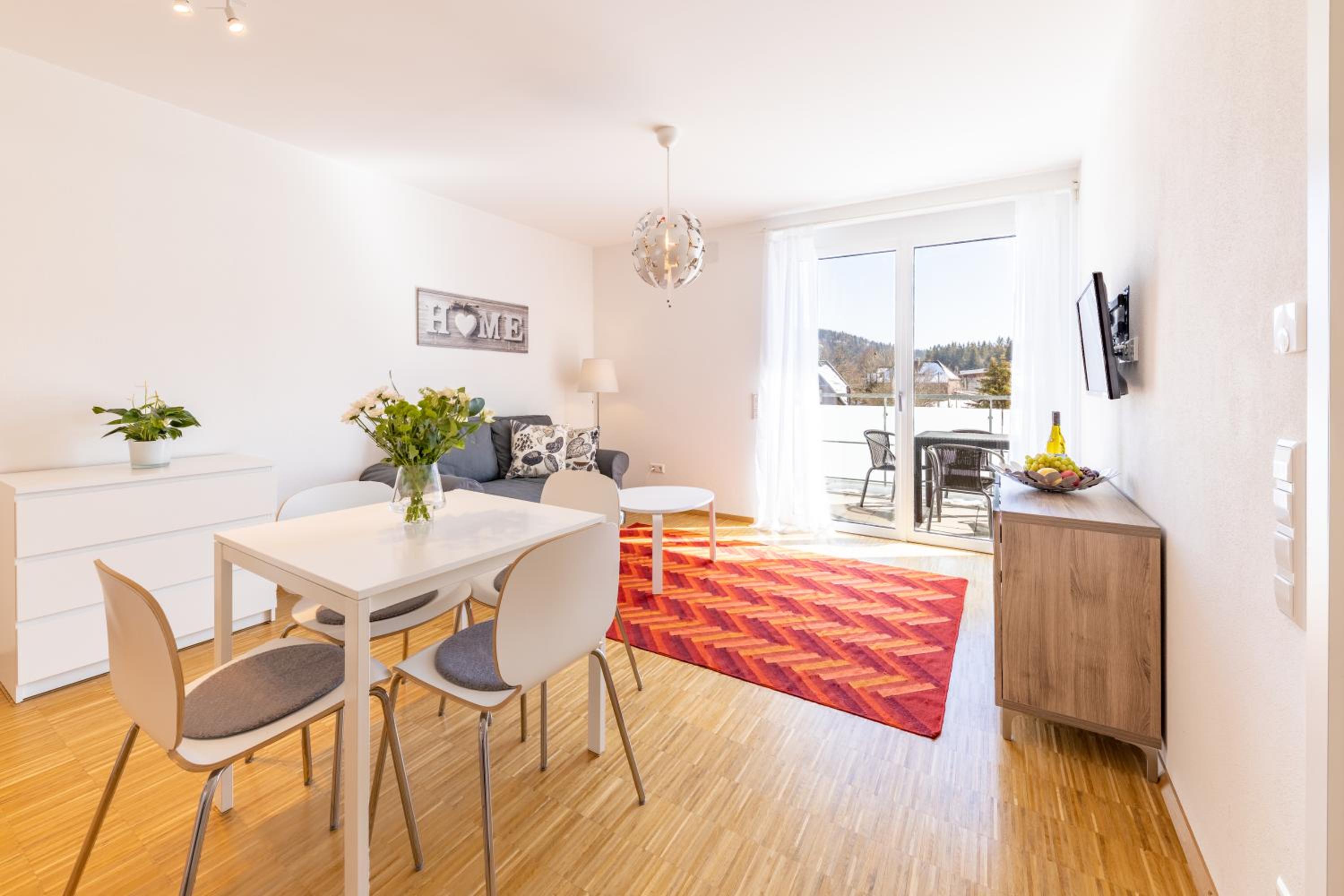One-Bedroom Apartment (H6)