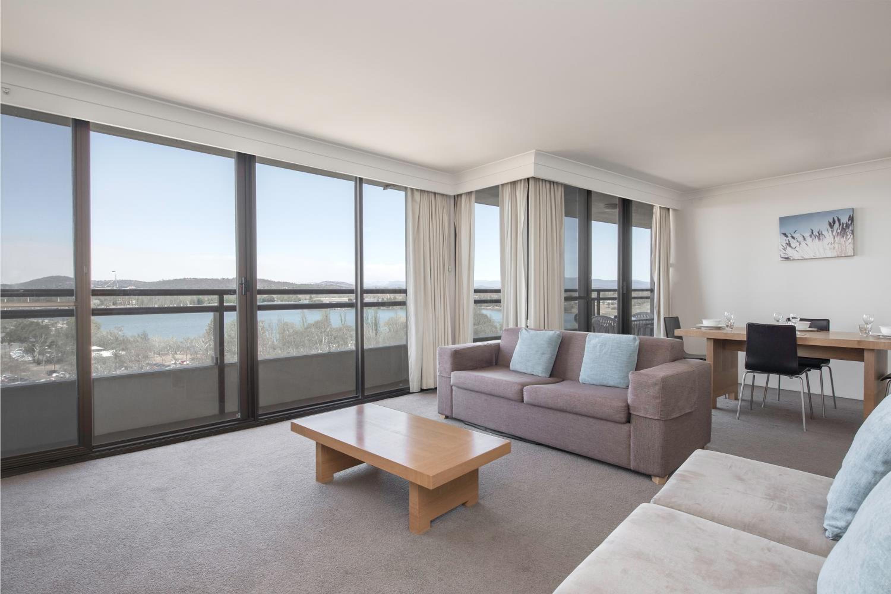 Two-Bedroom Apartment - Lake Side - Weekly Housekeeping - Photo 1