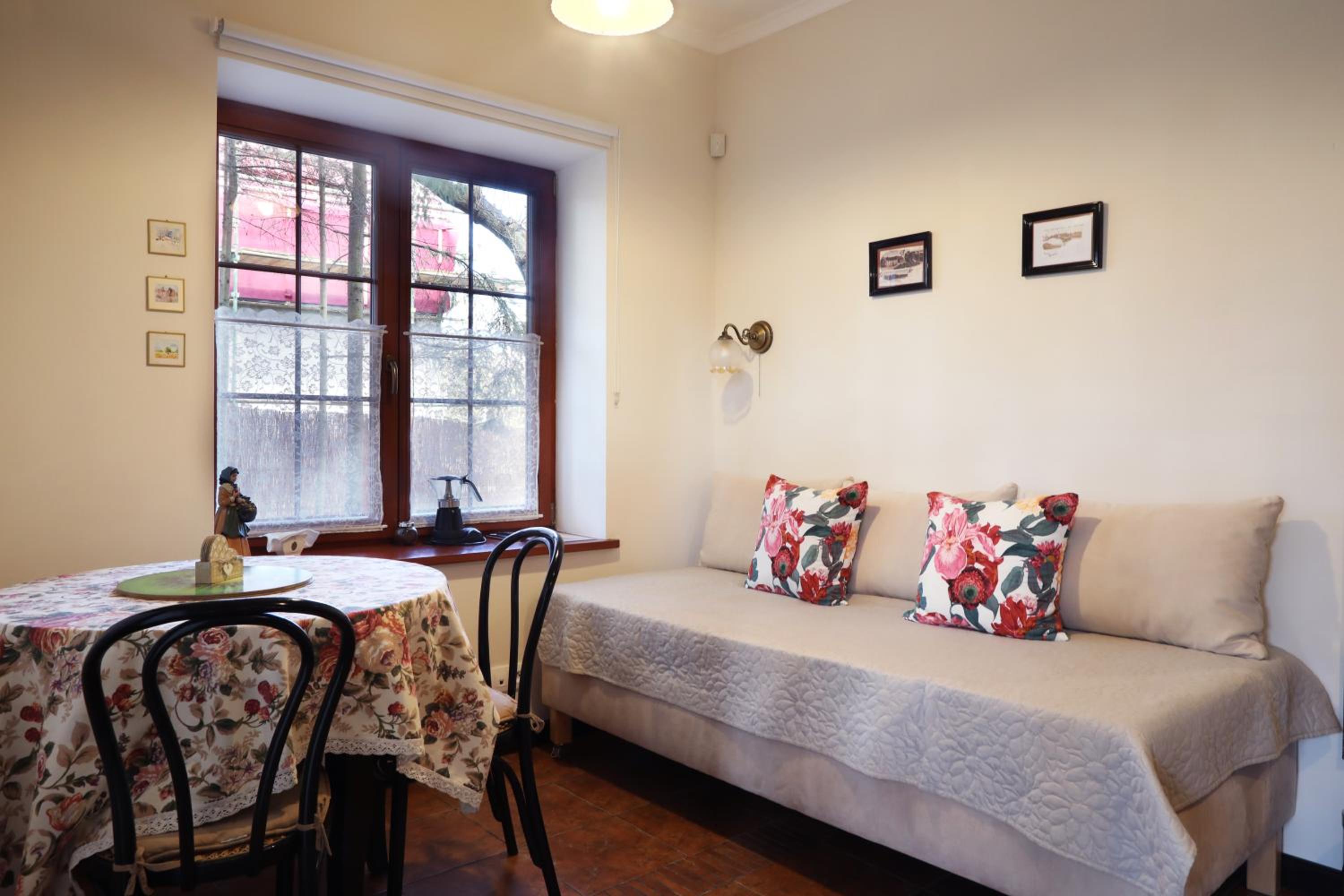 Studio Apartment photo 2