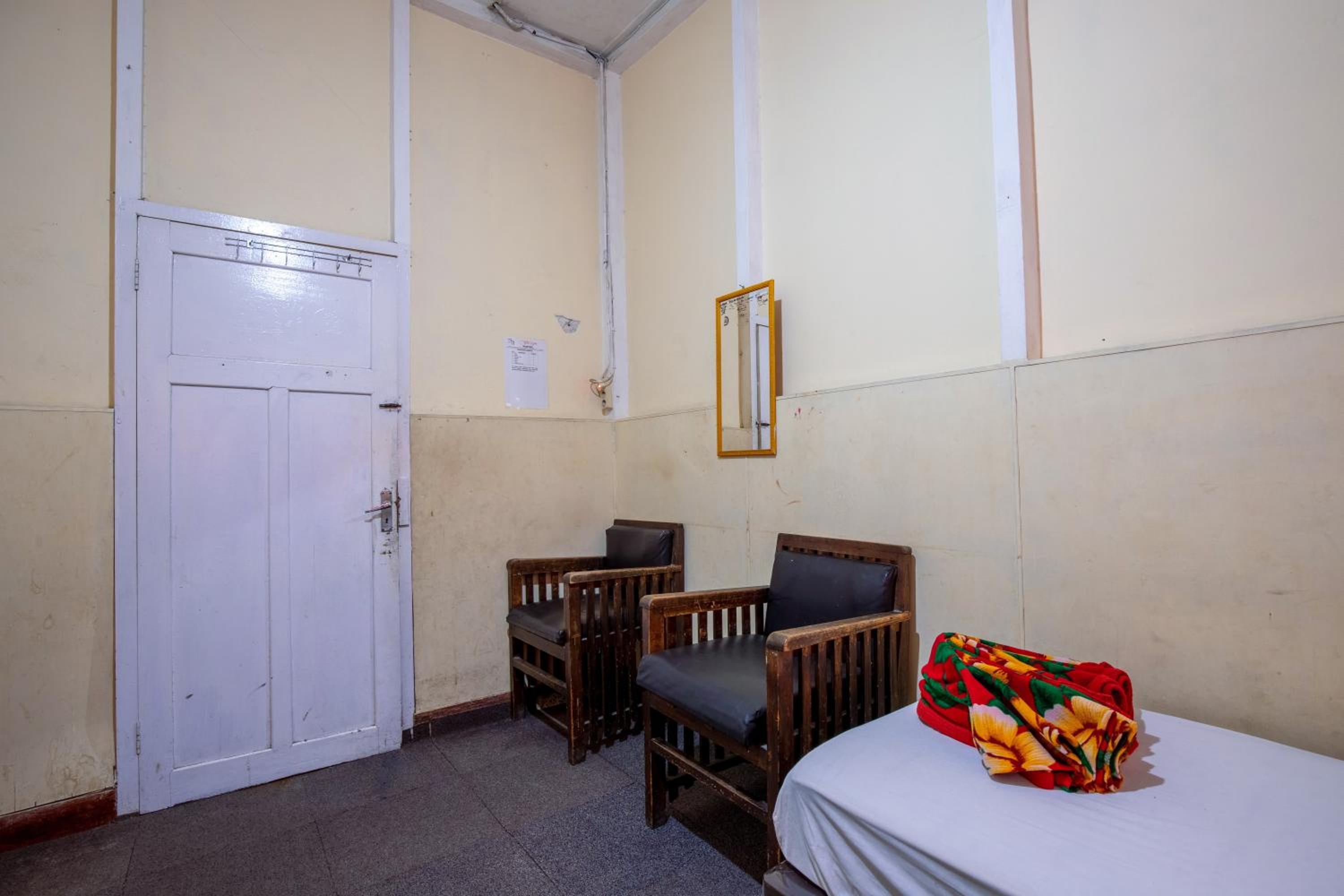 Economy Double Room photo 2