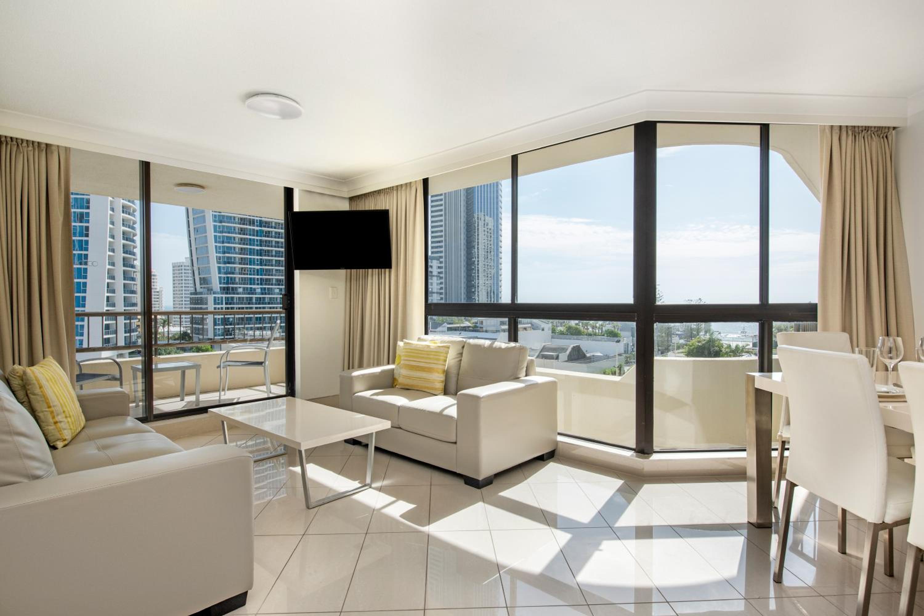 Deluxe One-Bedroom Apartment