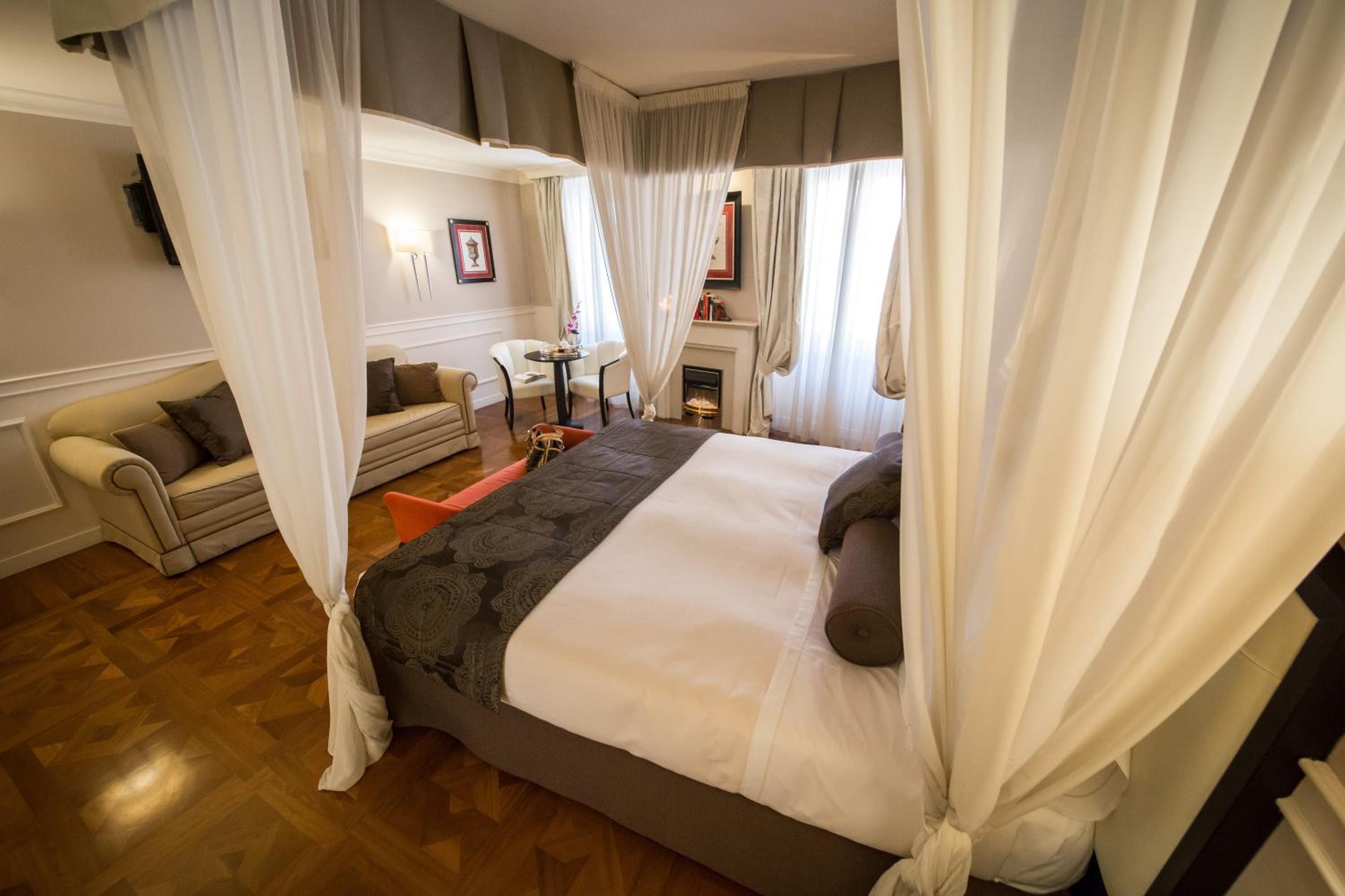 Junior Suite - Photo 13