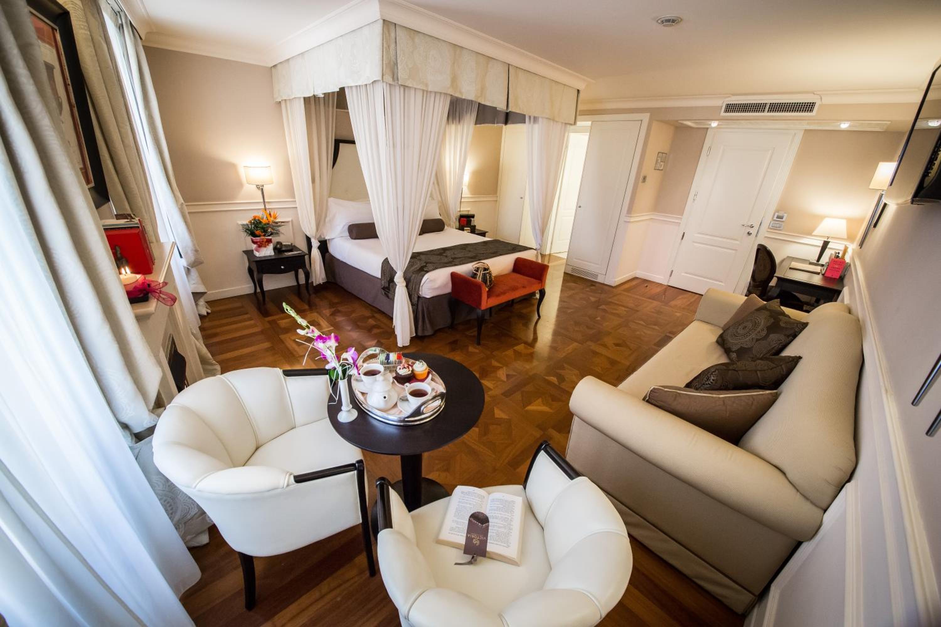 Junior Suite - Photo 11