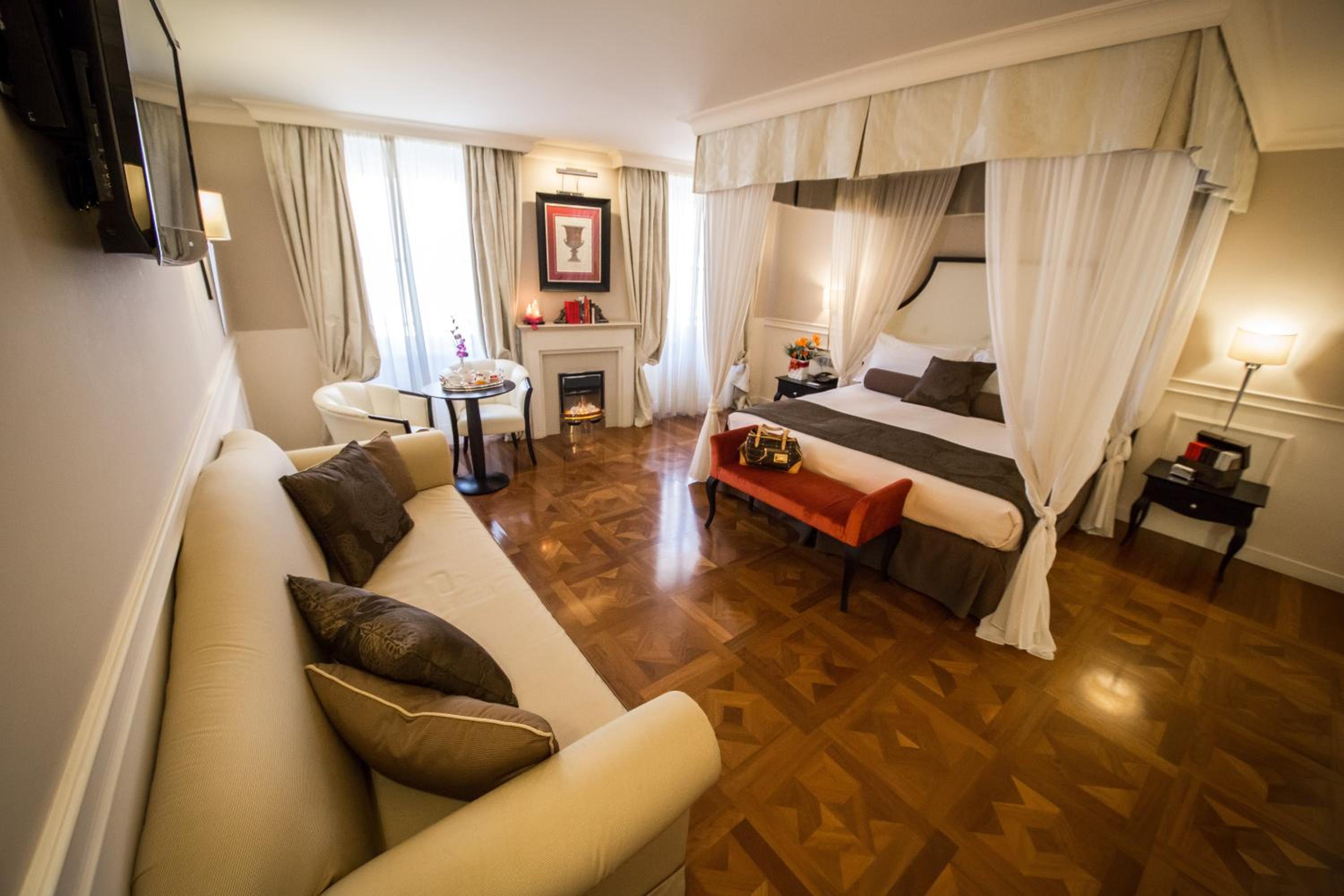 Junior Suite - Photo 12