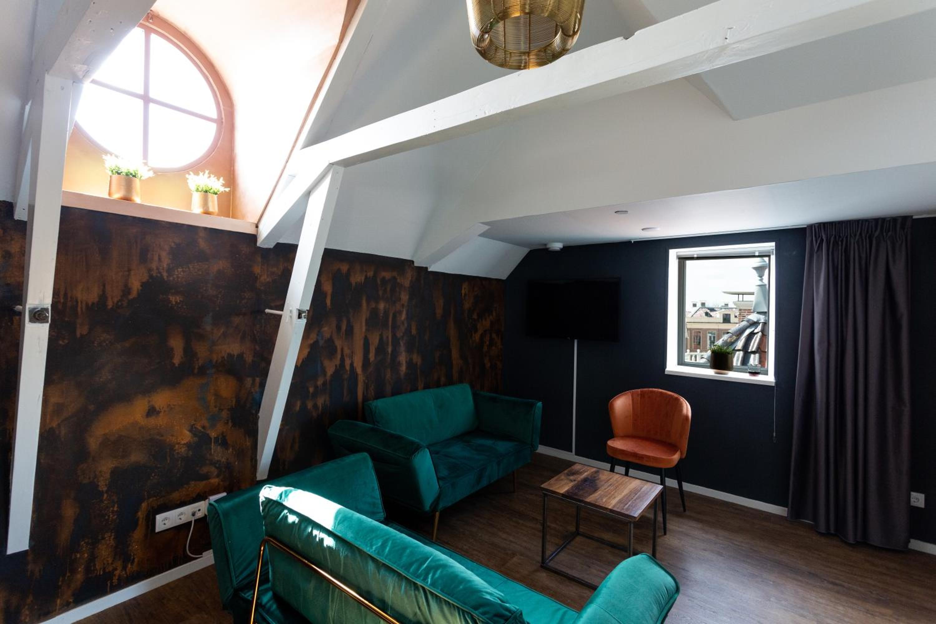 Twin Room - Photo 2
