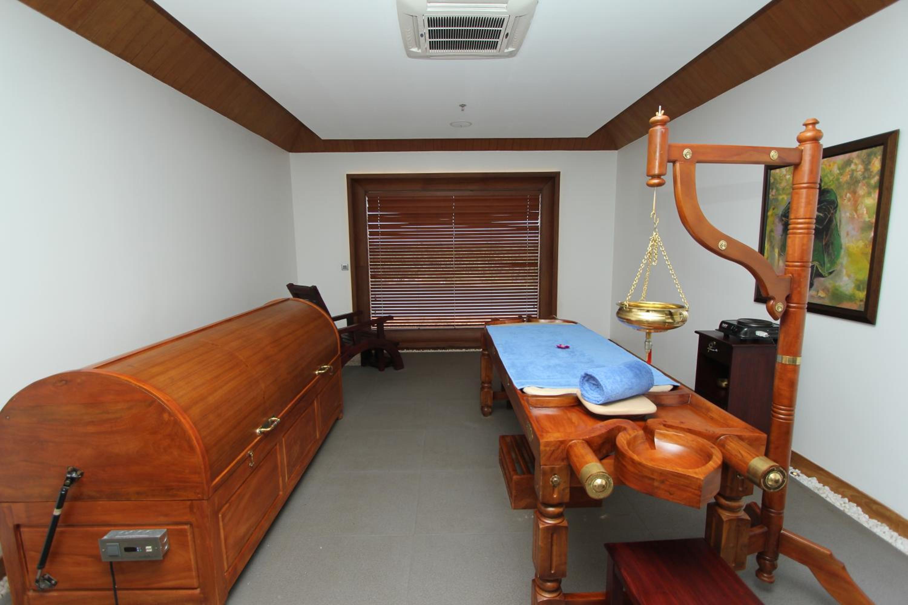 King Room With Lake View - Ayurveda Wellness Package