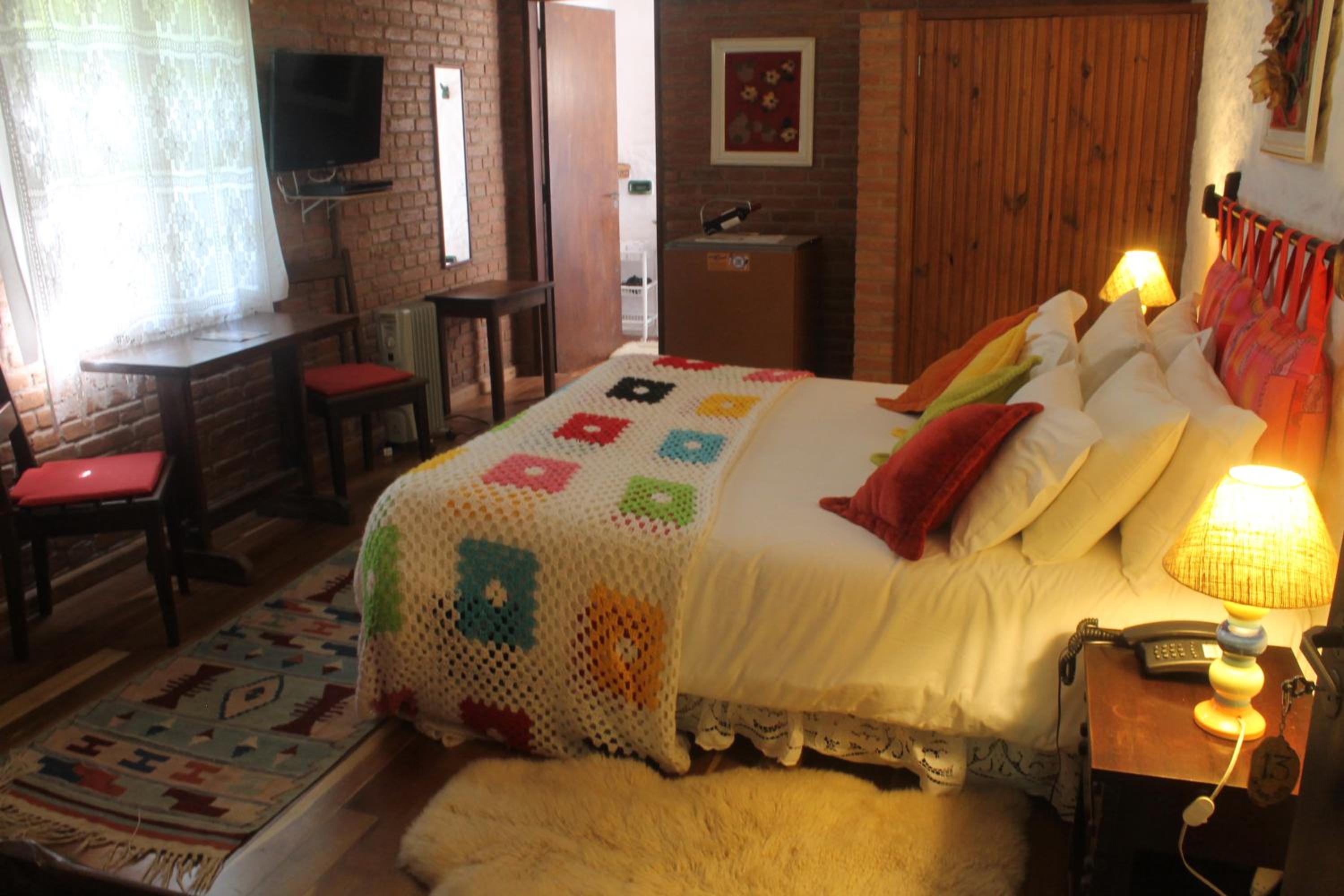 Queen Suite with Spa Bath