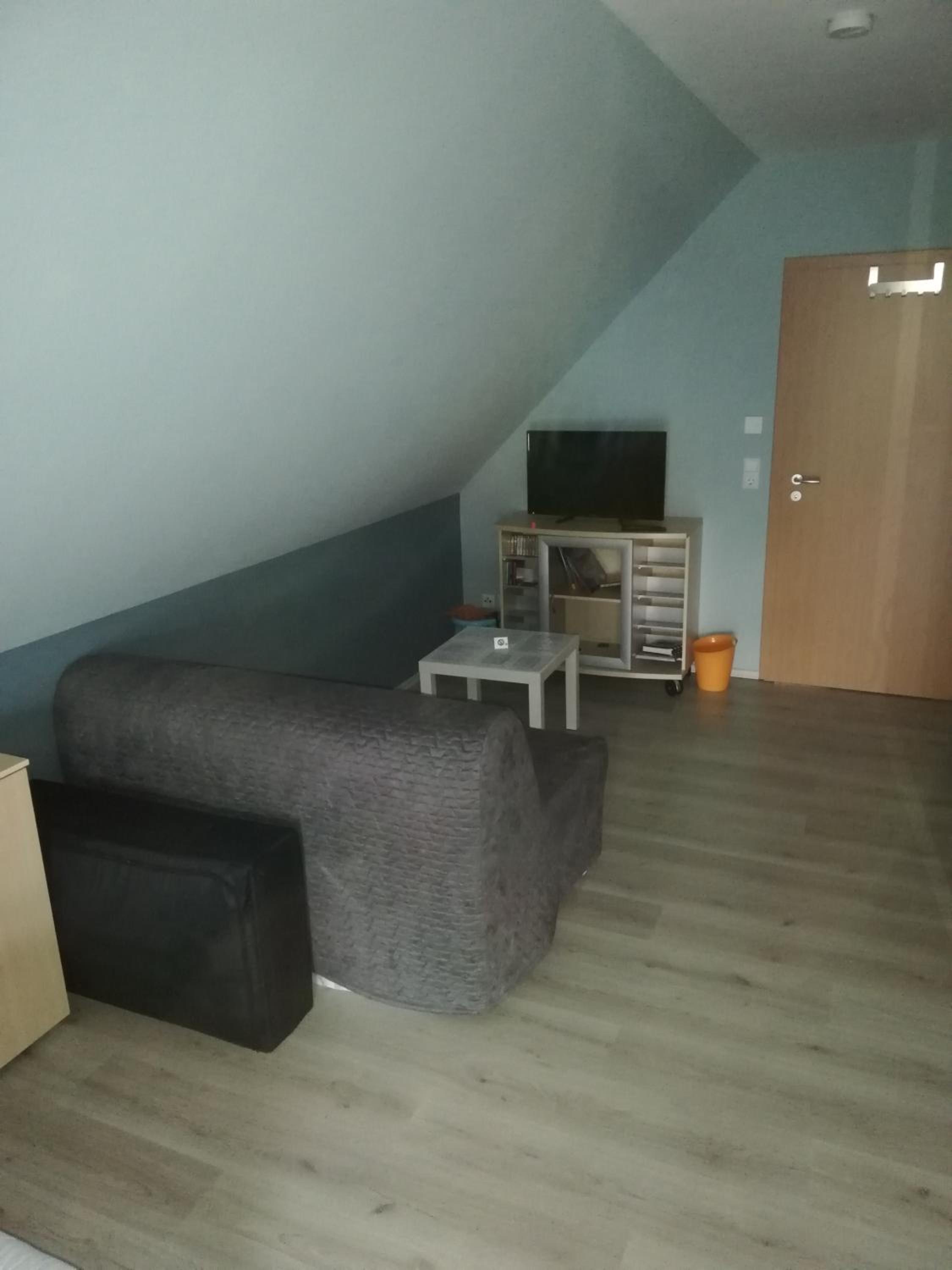 Economy Quadruple Room - Photo 5