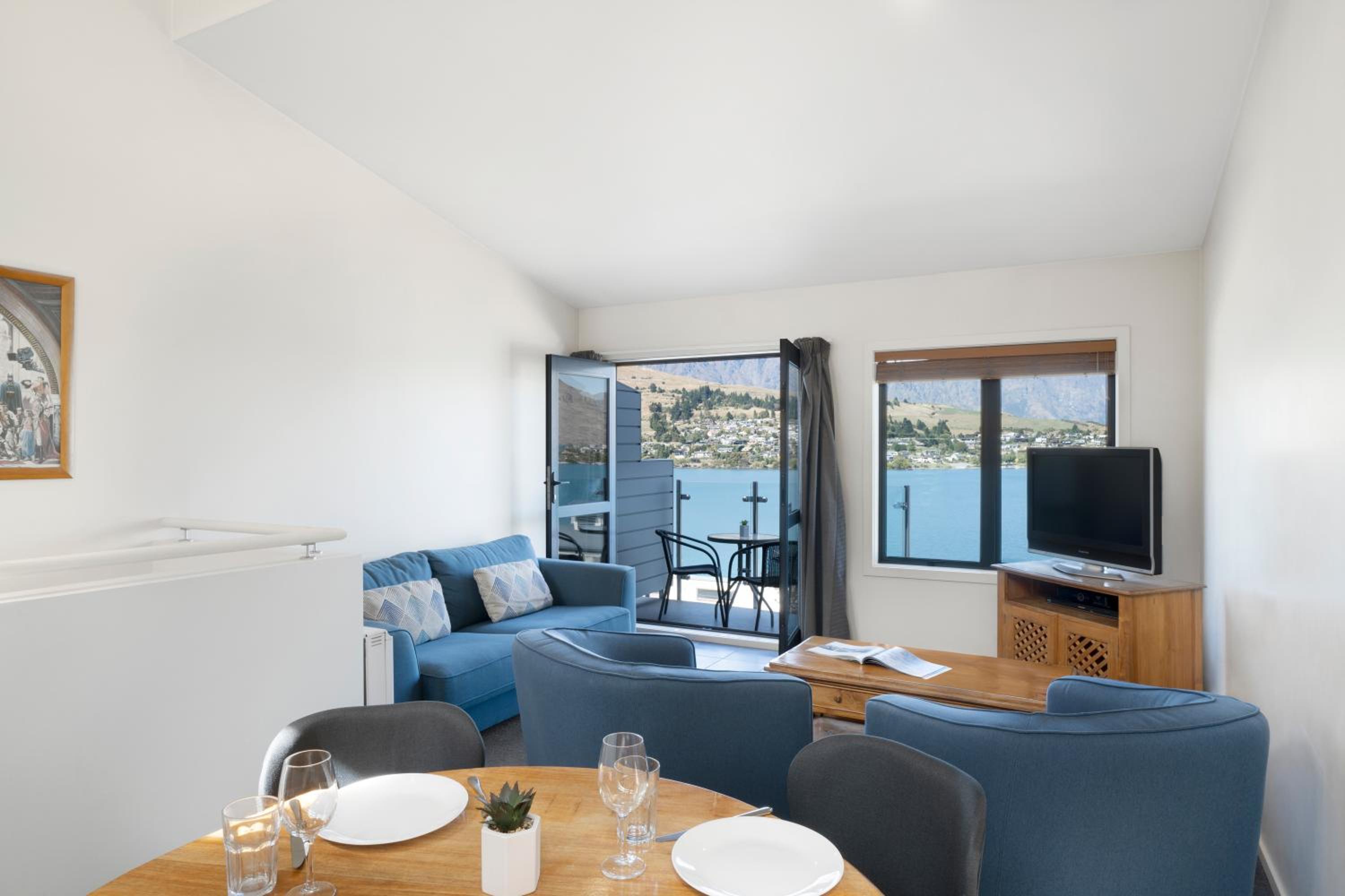 One-Bedroom Lake View Suite