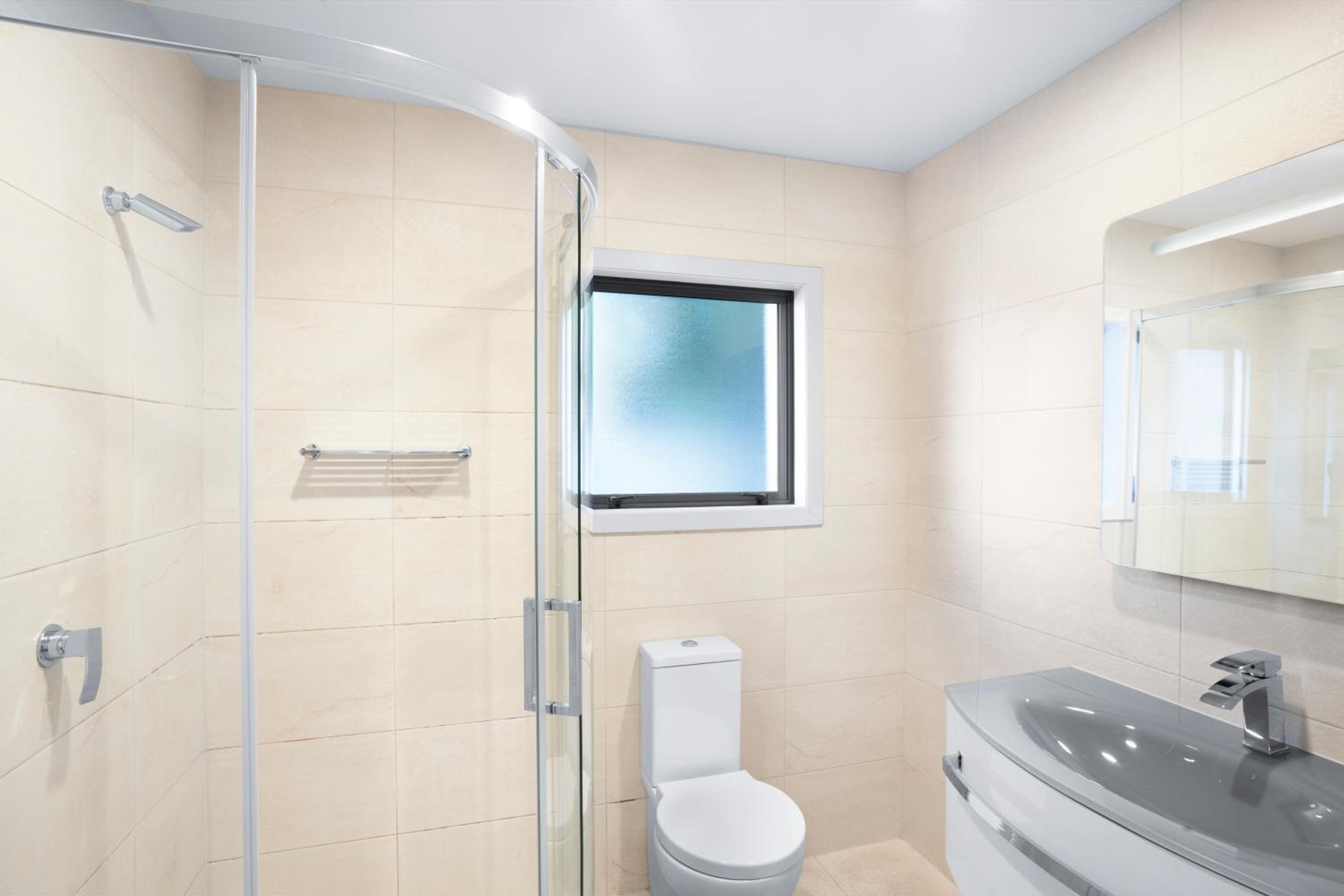 Four-bedroom lake view suite