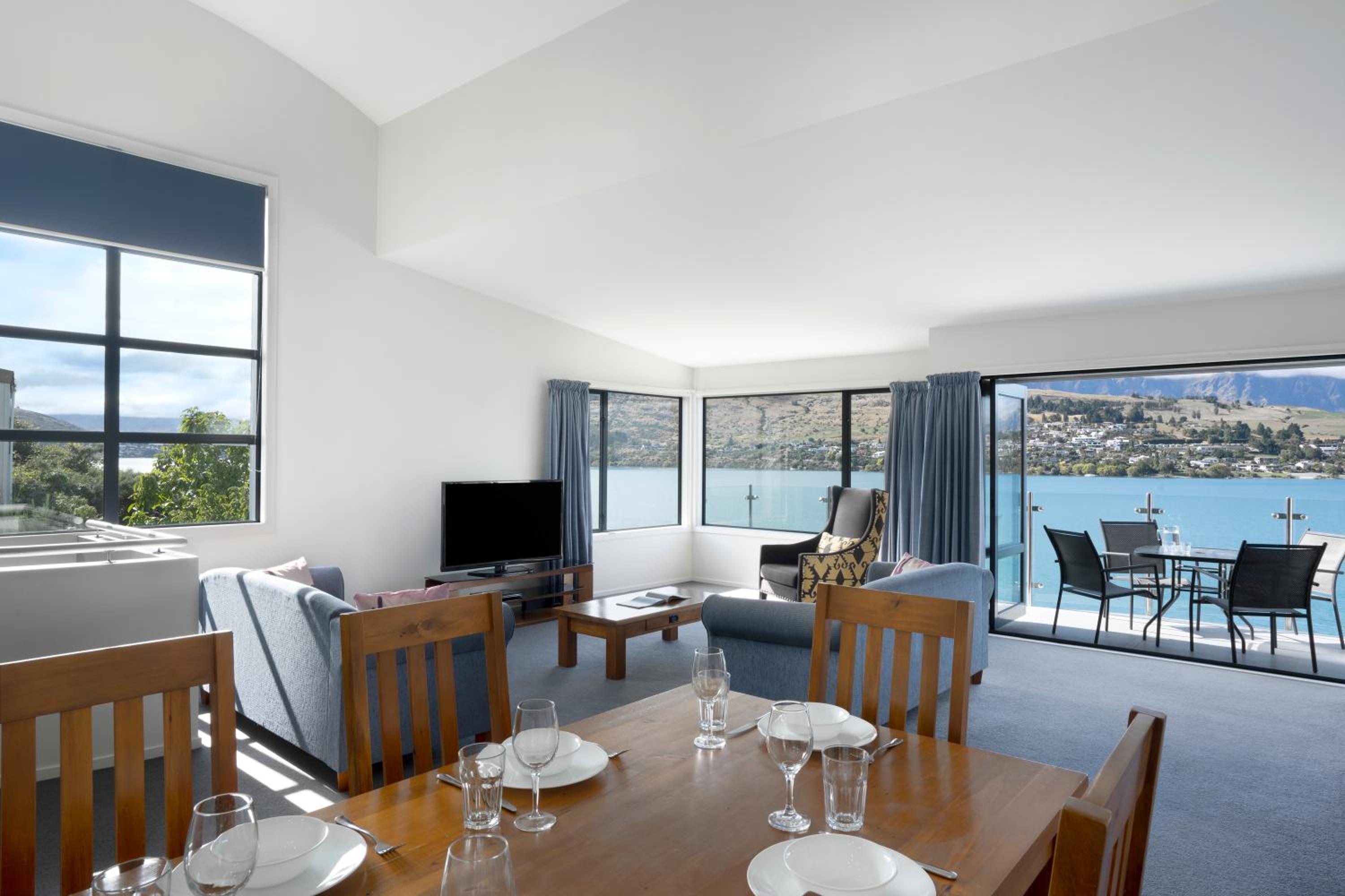 Four-bedroom lake view suite