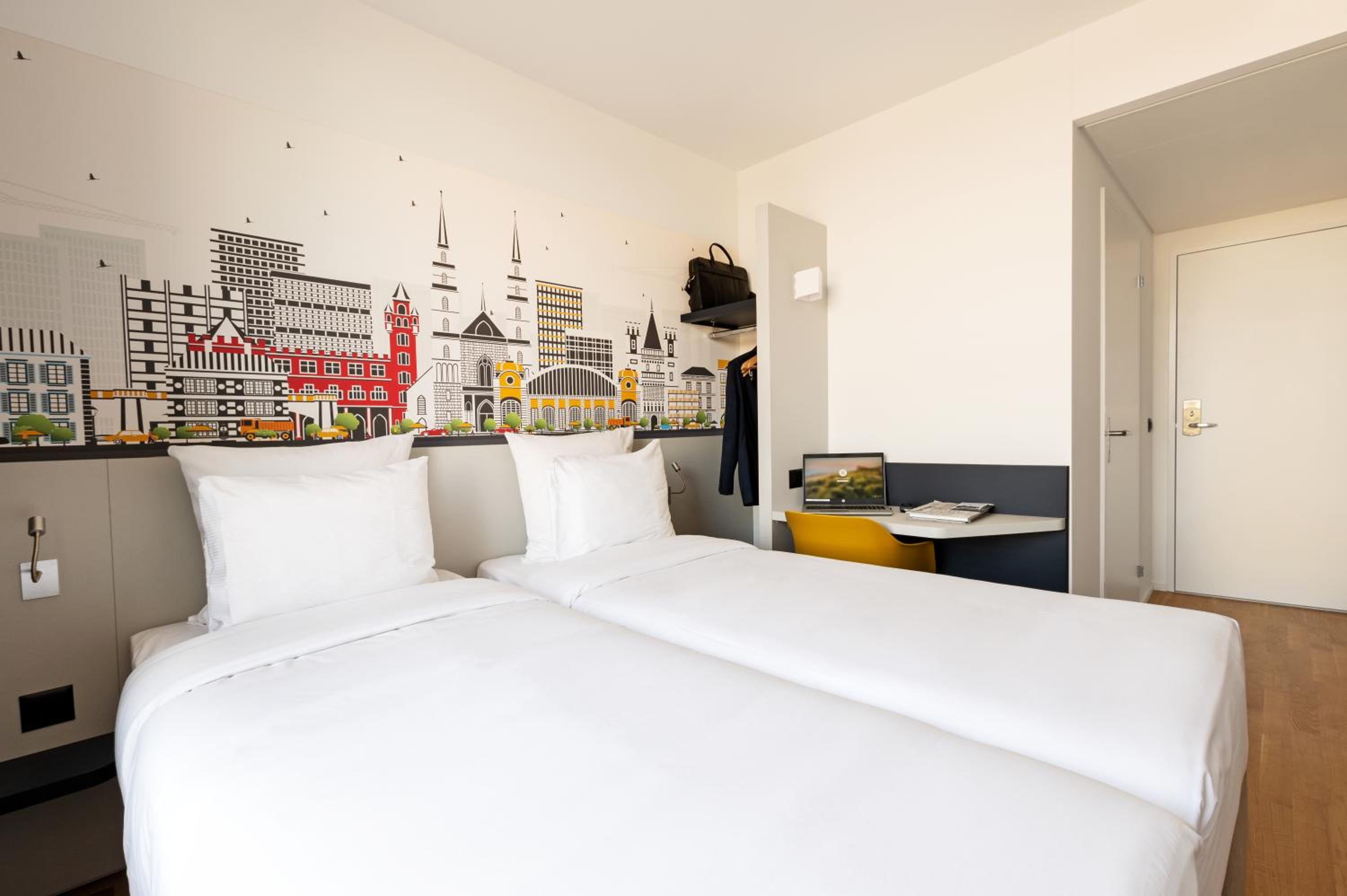 Twin Room - Photo 1