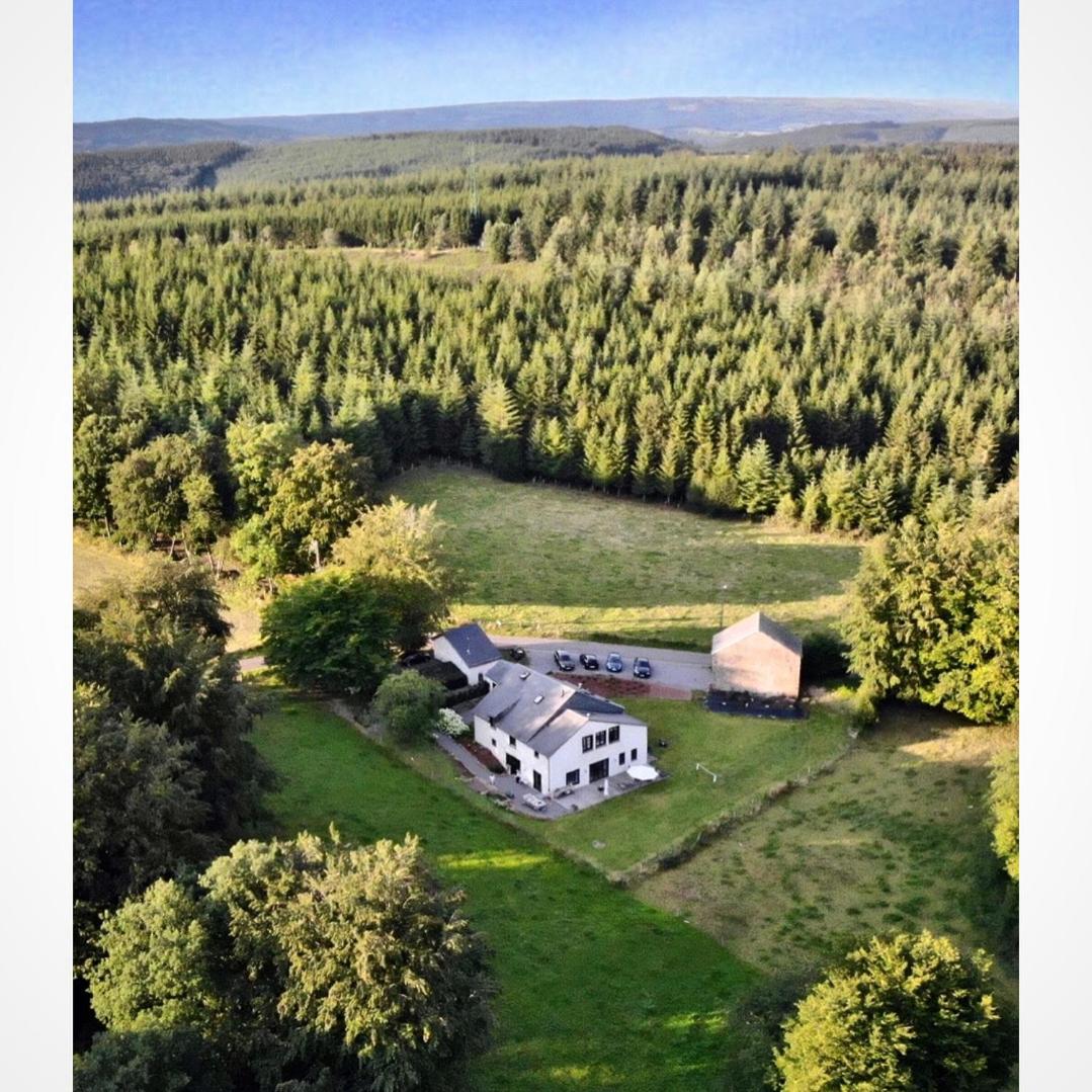 Six-Bedroom House photo 1