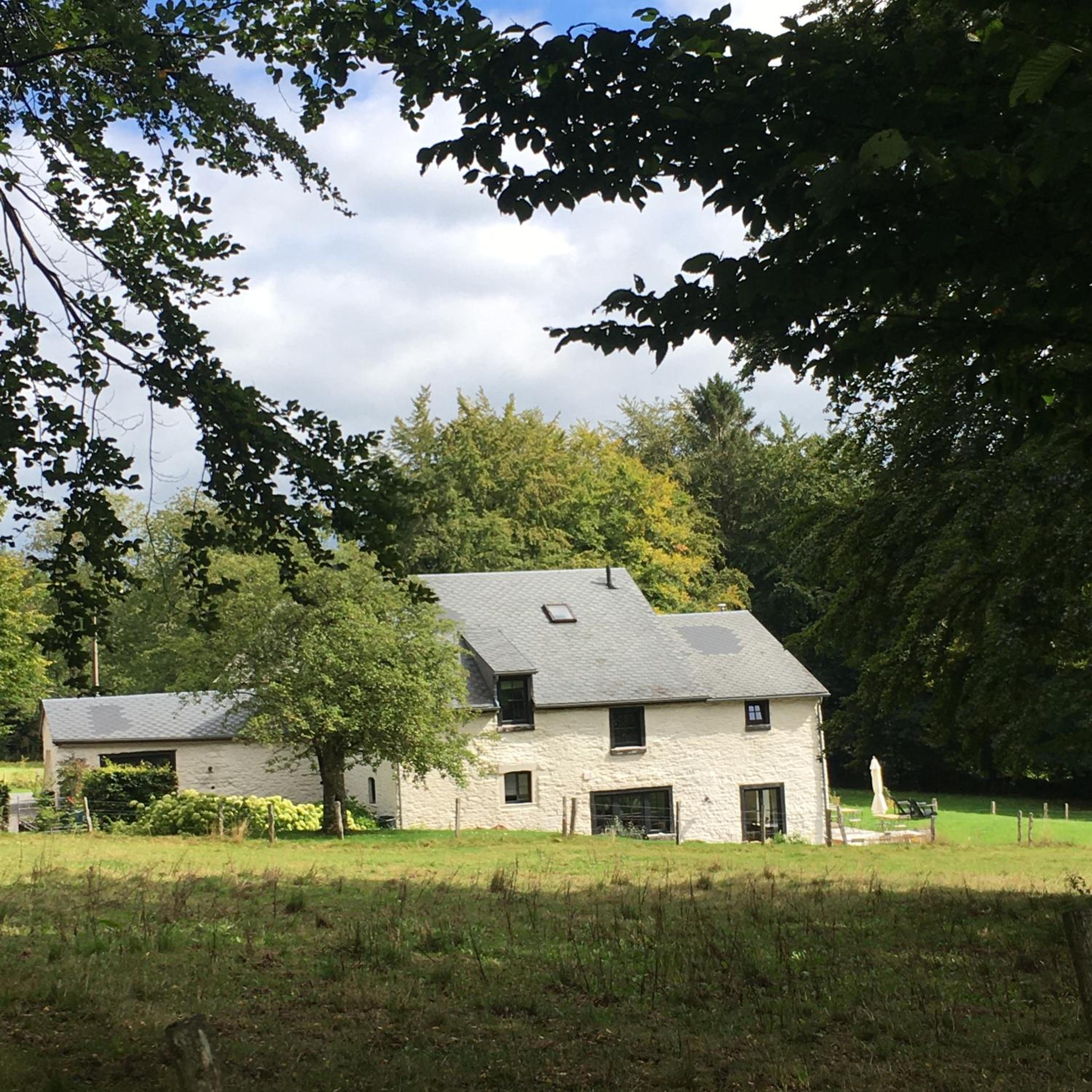 Six-Bedroom House photo 2