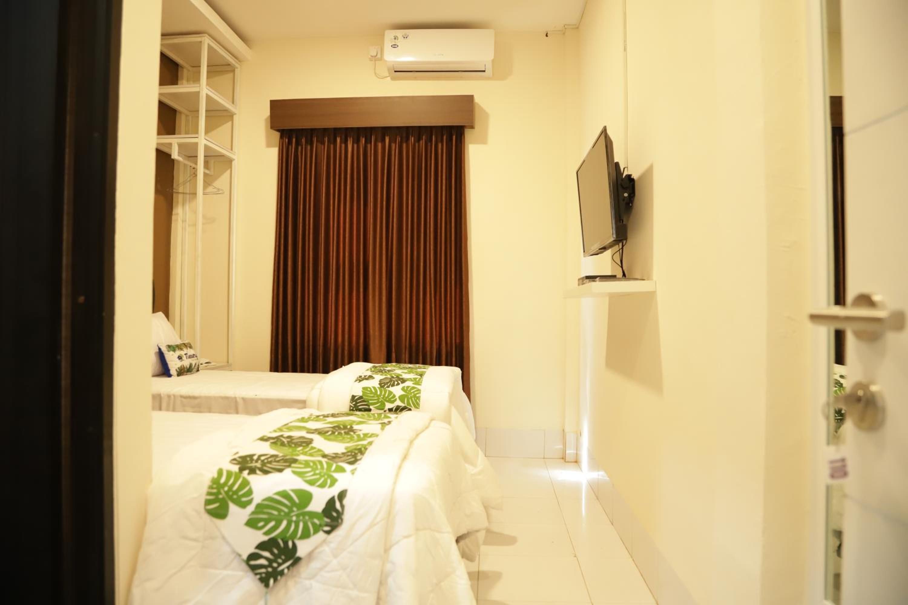 Standard Twin Room photo 2