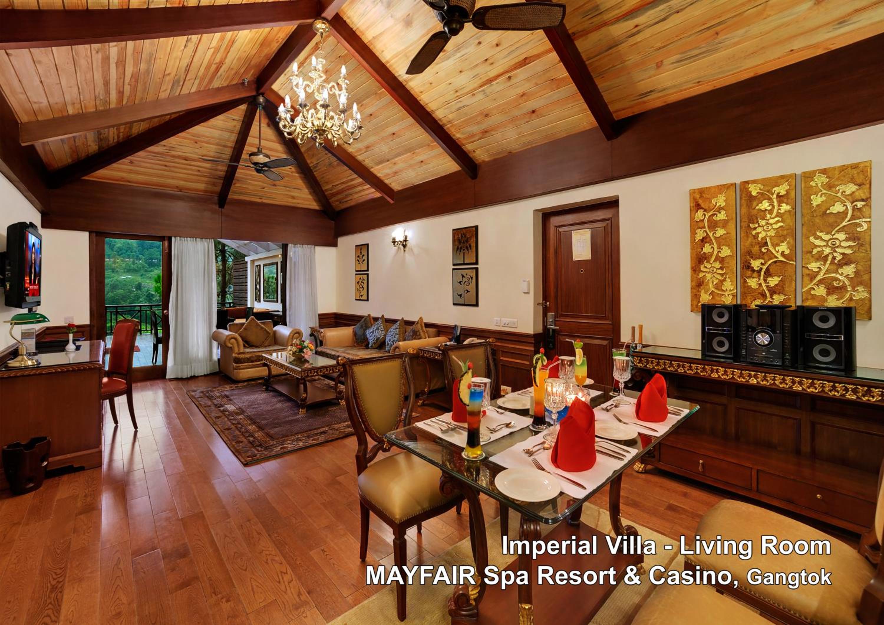 Imperial Villa - 10% Discount on Foods & Soft Beverages* | 15% Discounts on Laundry Services* | INR 500 spa credit during your stay on selective Massage services. TnC Apply.* | Free Minibar - 2 cans of soft Beverages (Once on Arrival) - Photo 1