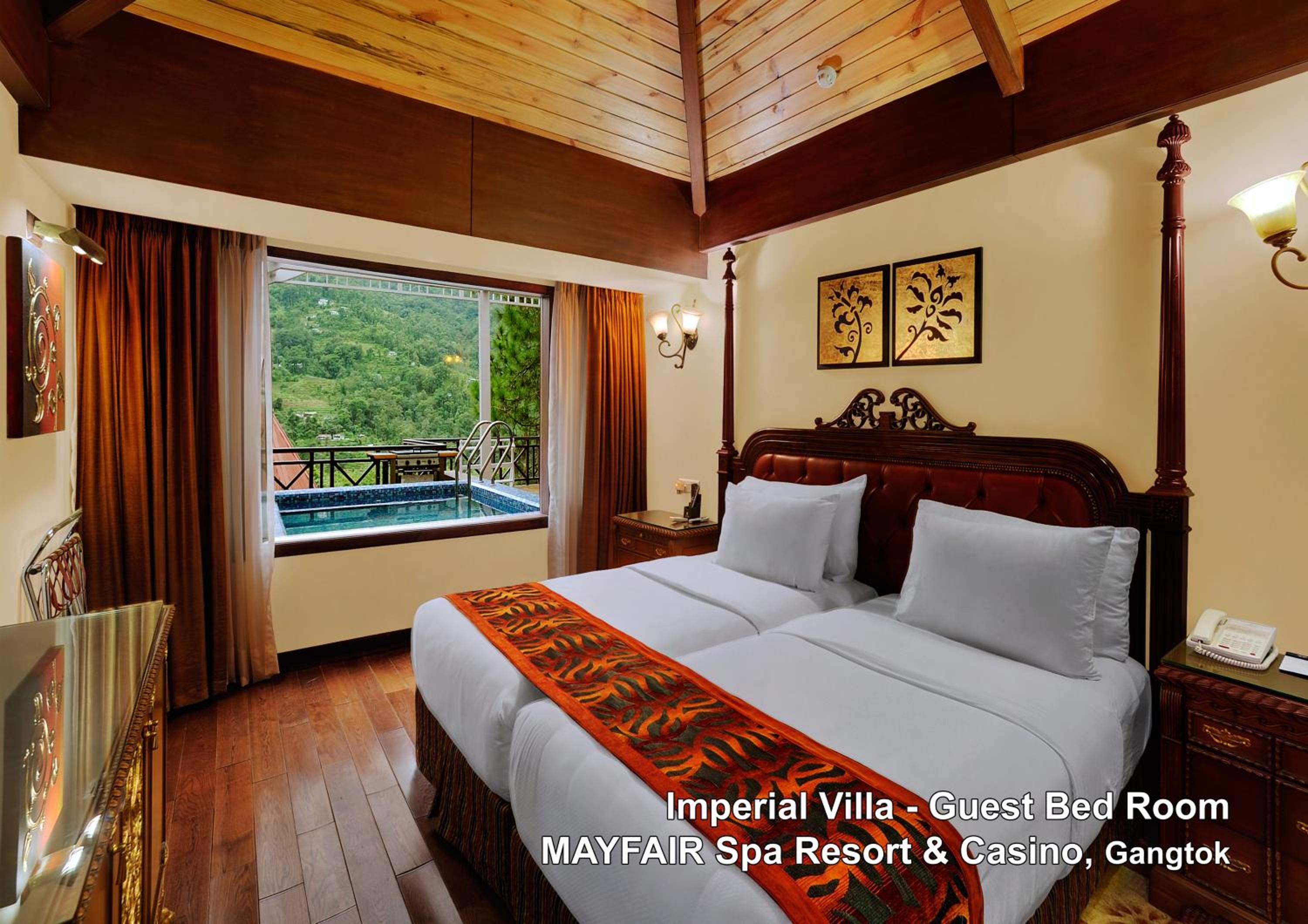 Imperial Villa - 10% Discount on Foods & Soft Beverages* | 15% Discounts on Laundry Services* | INR 500 spa credit during your stay on selective Massage services. TnC Apply.* | Free Minibar - 2 cans of soft Beverages (Once on Arrival) - Photo 7