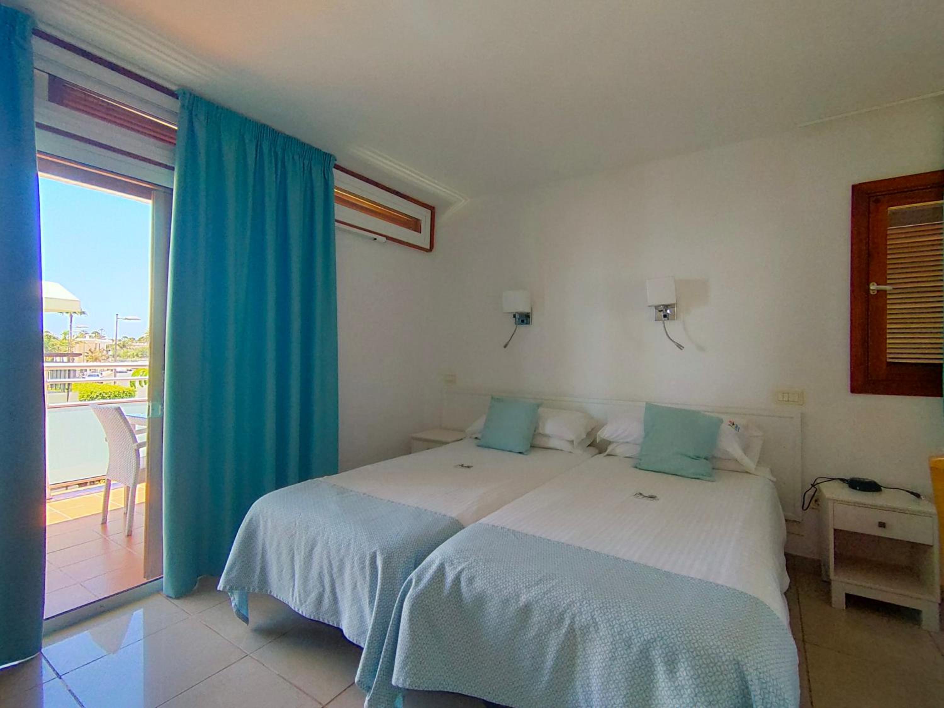Deluxe Apartment Exterior with Sea View