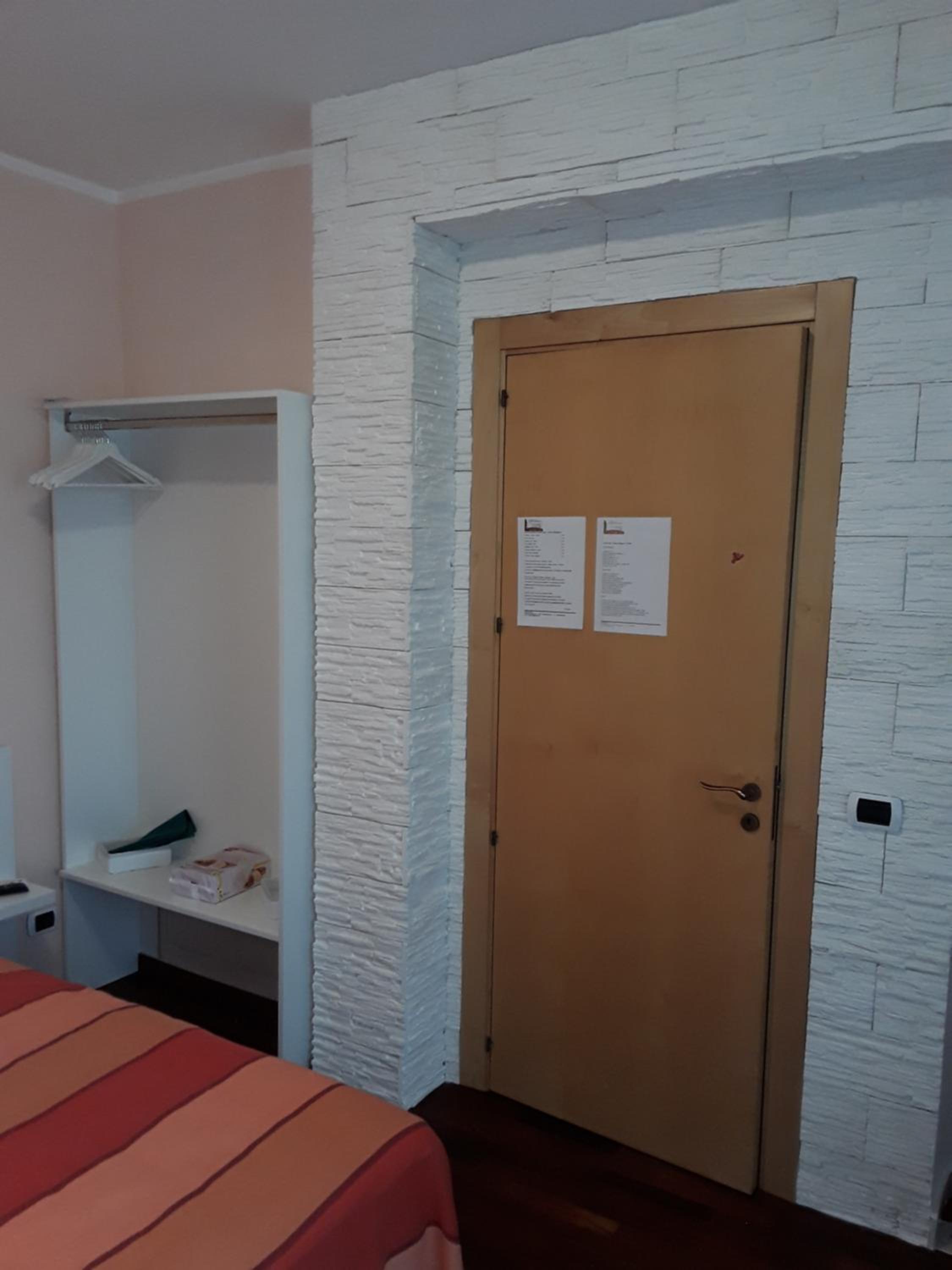 Deluxe Double Room with Balcony - Photo 23