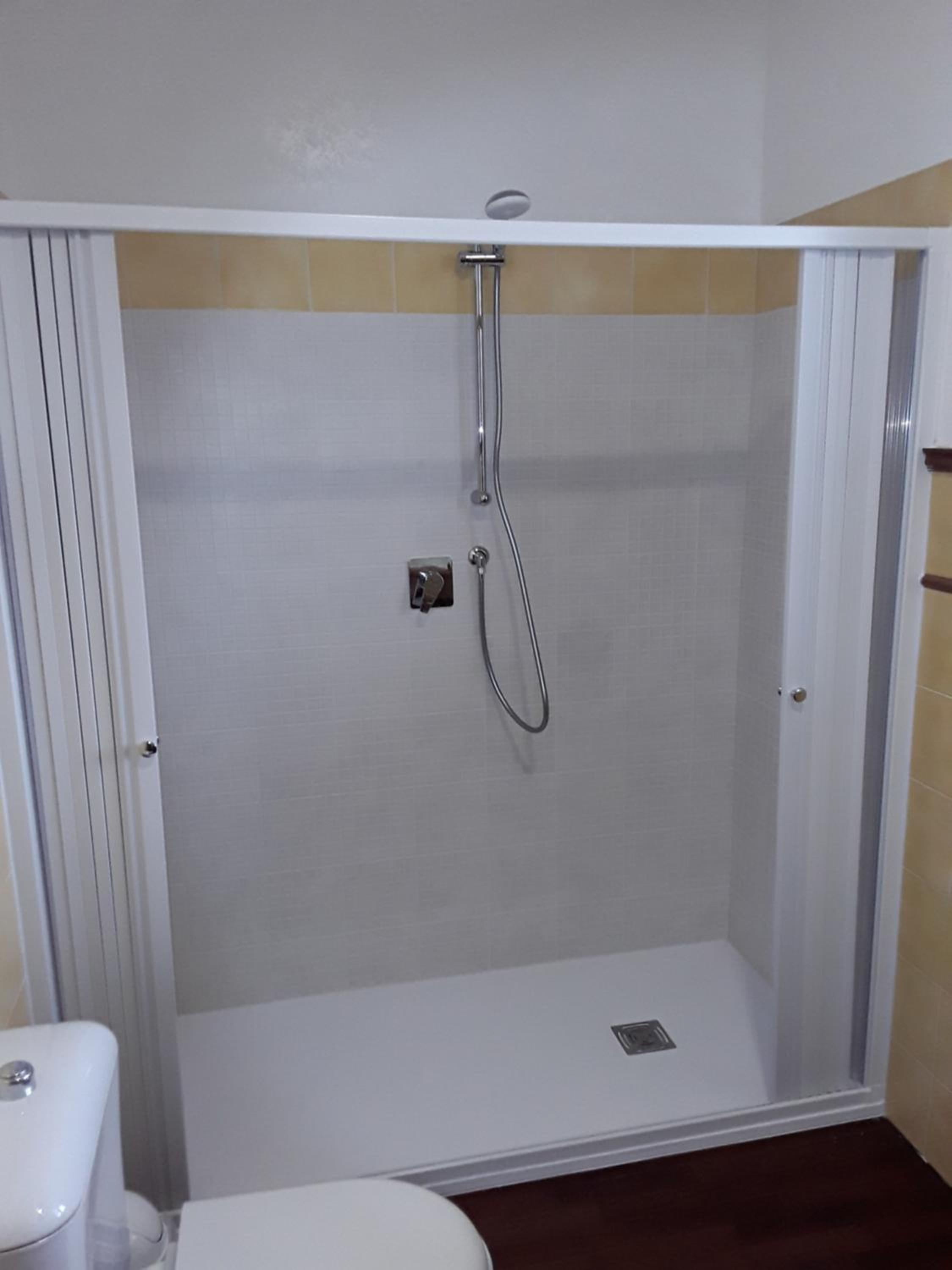 Deluxe Double Room with Balcony - Photo 31