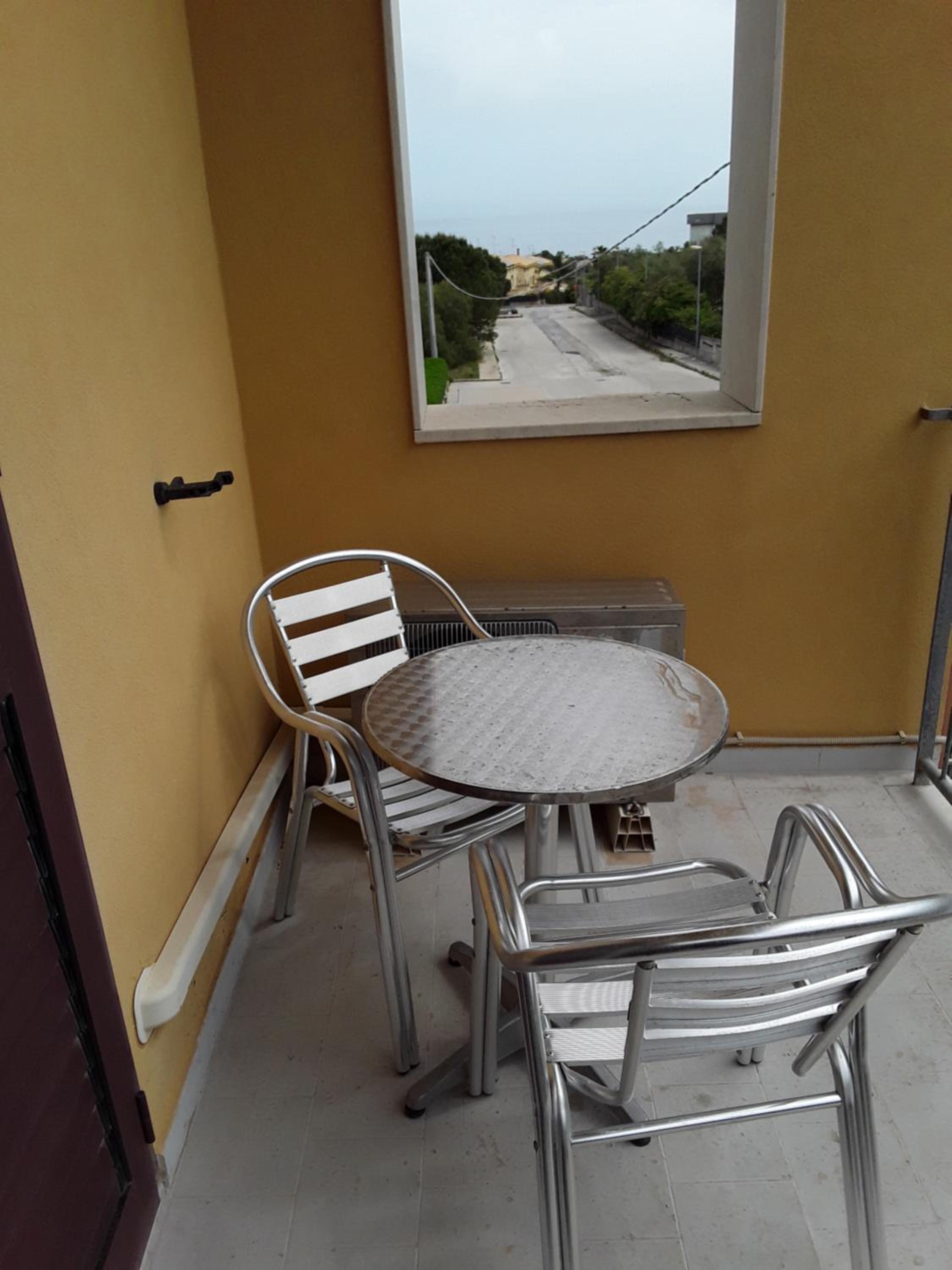 Deluxe Double Room with Balcony - Photo 32