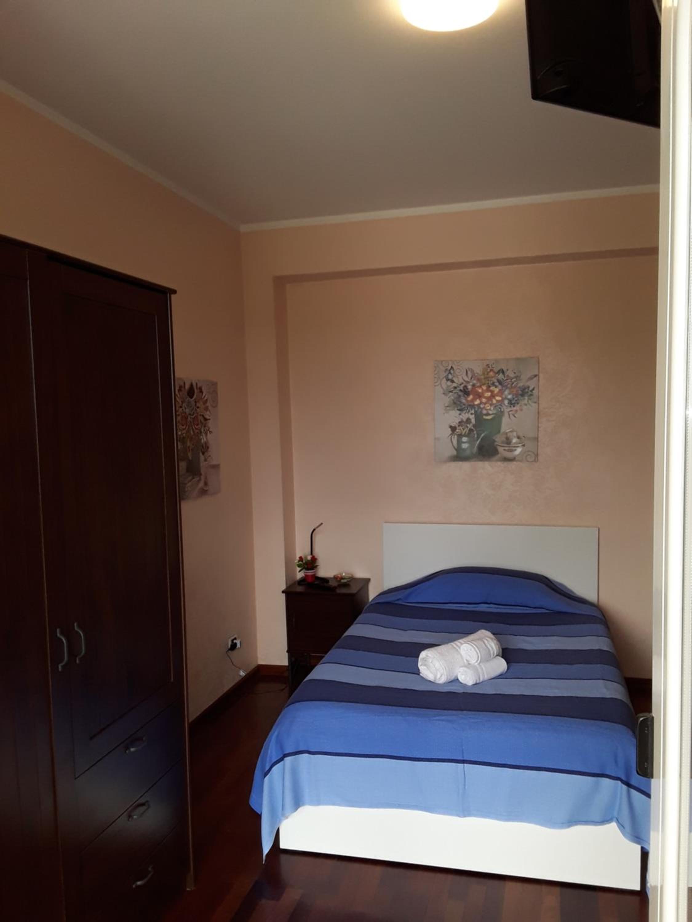 Deluxe Double Room with Balcony - Photo 15