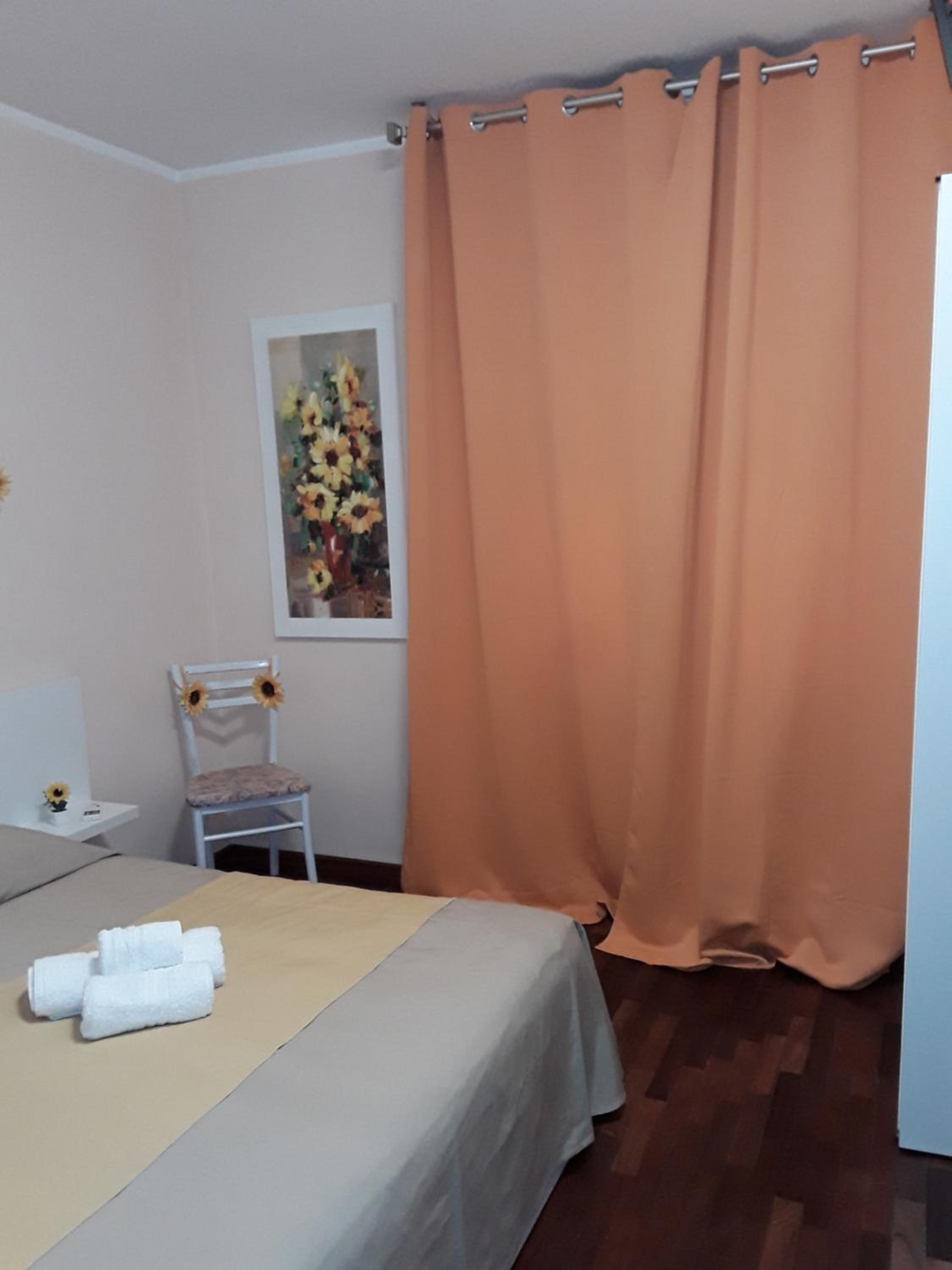 Deluxe Double Room with Balcony - Photo 16