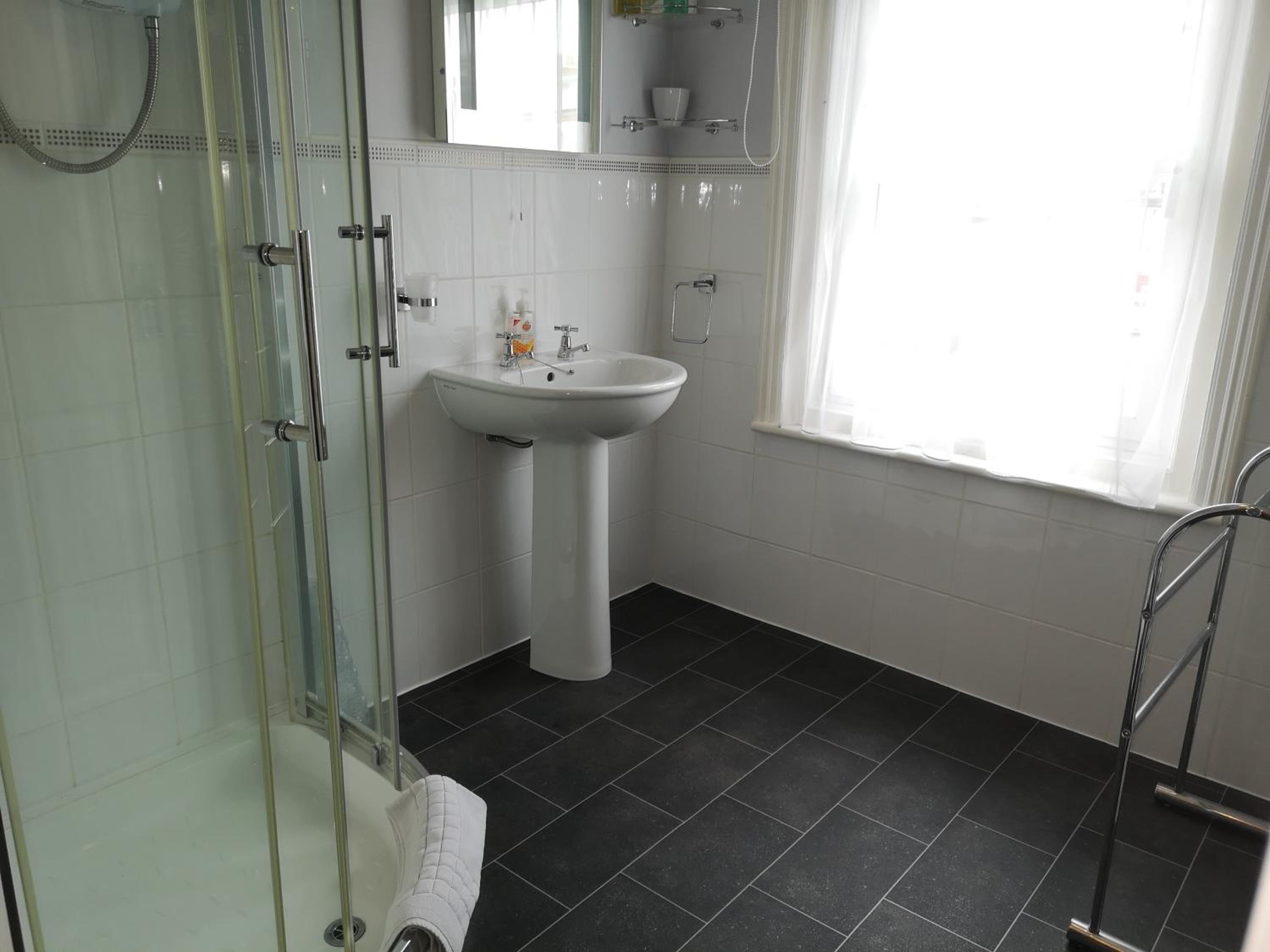 Deluxe Double Room with Shower photo 2