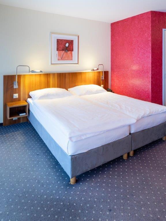 Double or Twin Room with Garden View - Photo 3