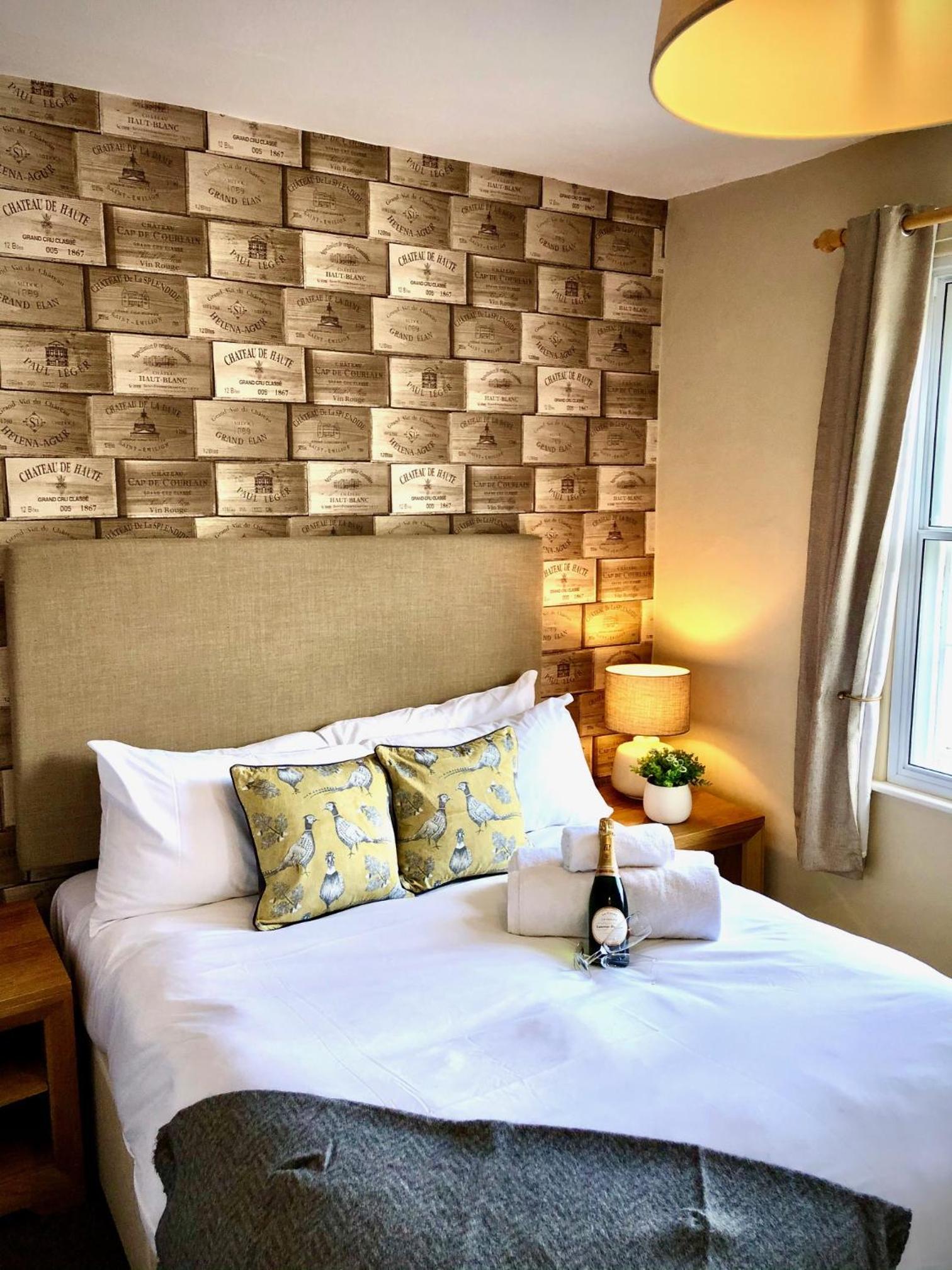 Double Room with Private Bathroom photo 2
