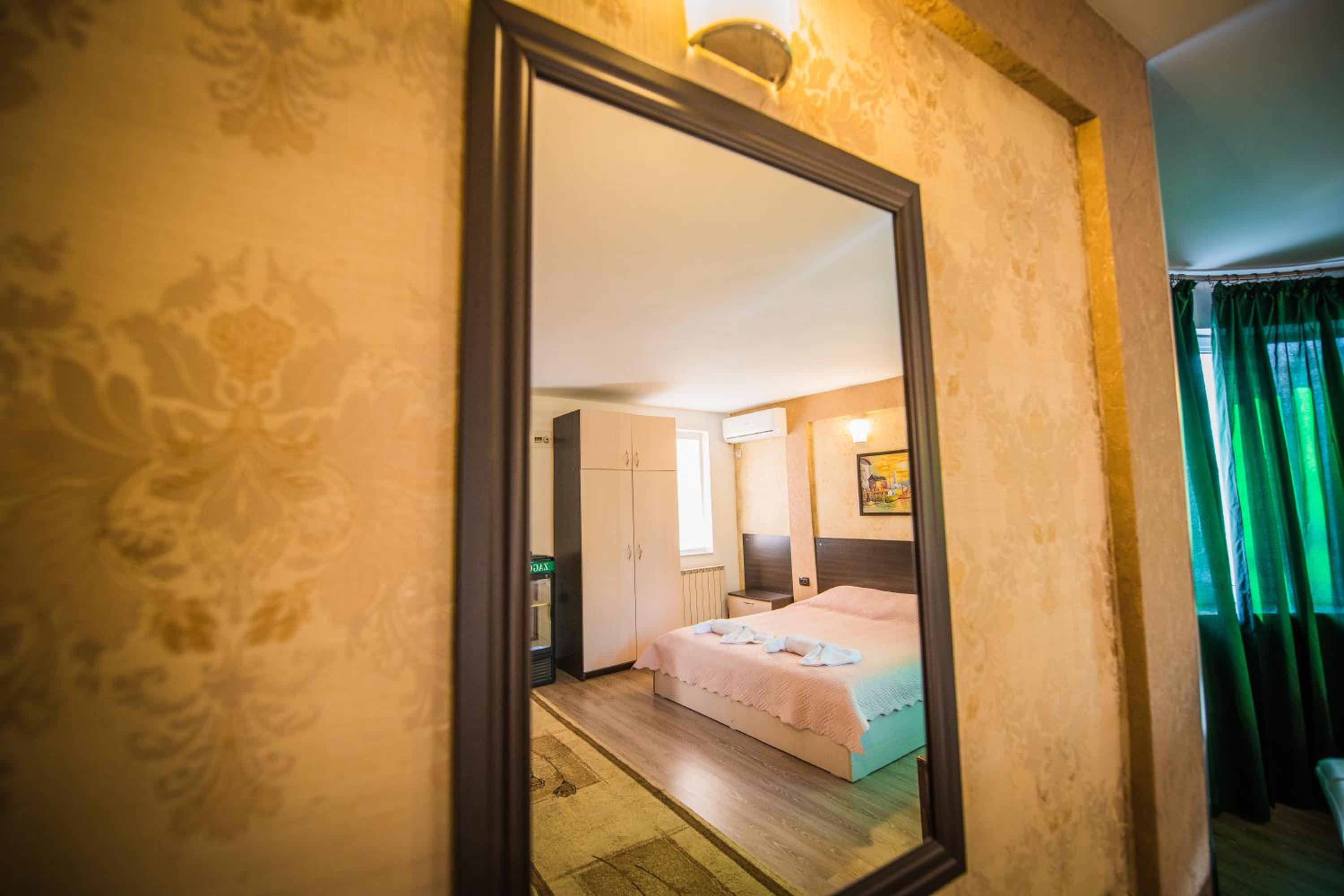 Double Room - Photo 4