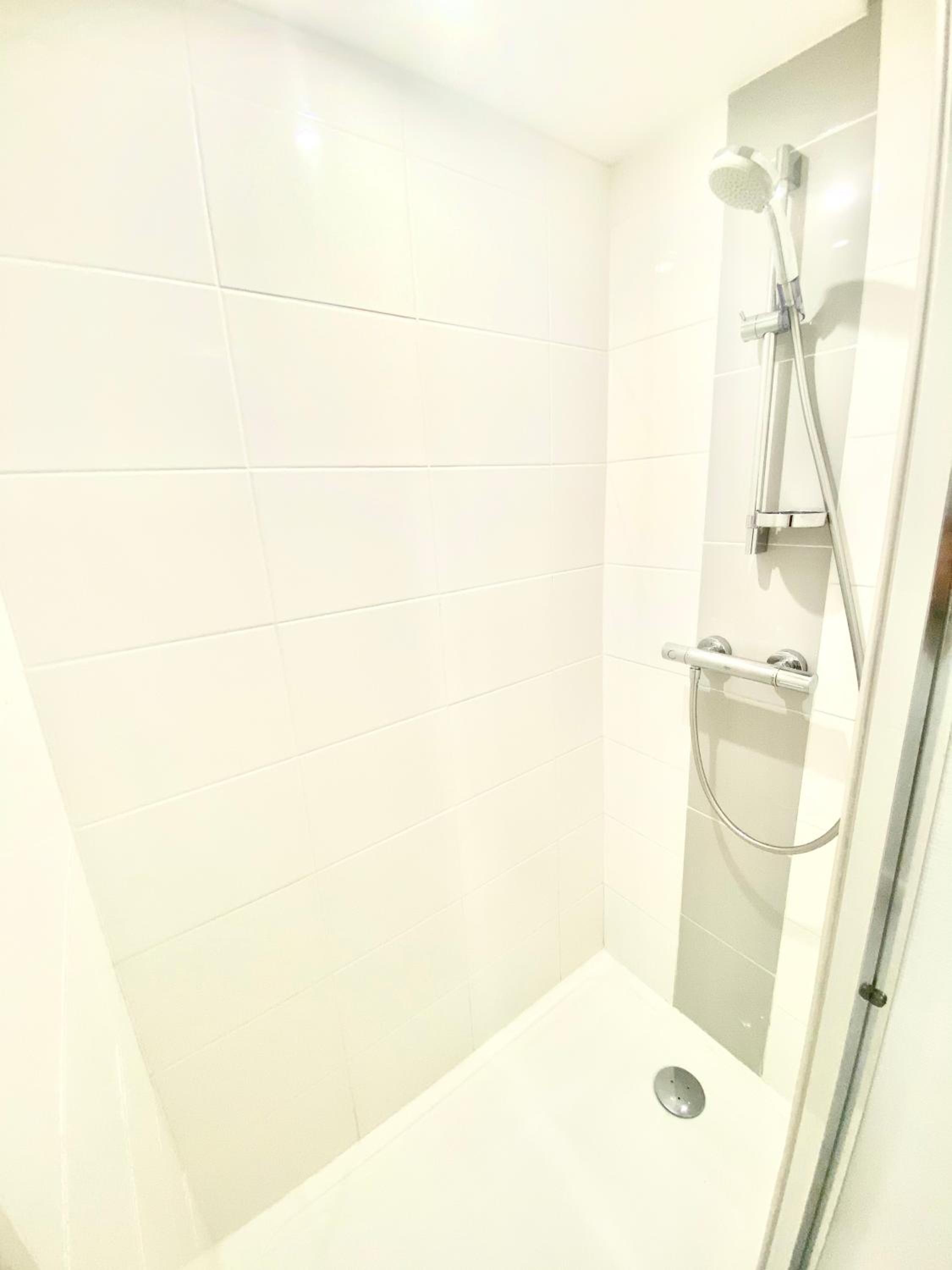 Apartment - Ground Floor - Photo 3