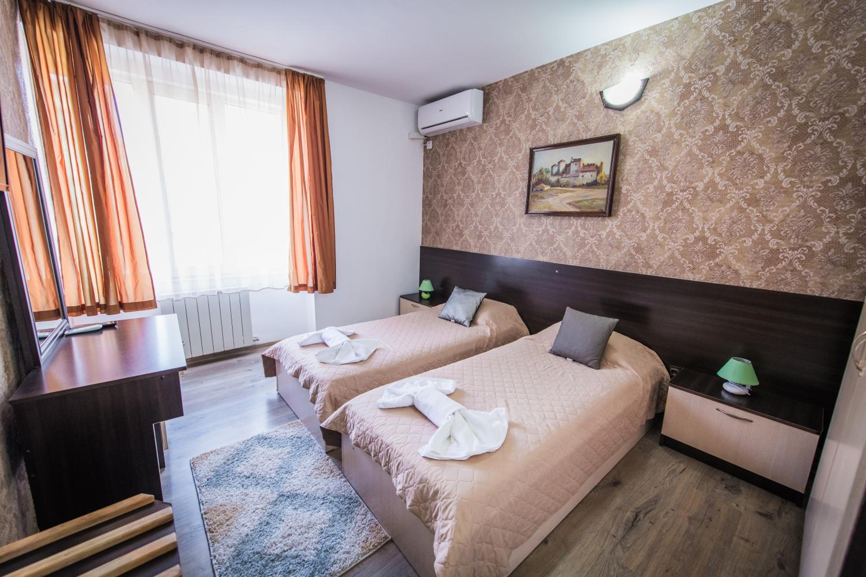 Twin Room - Photo 6