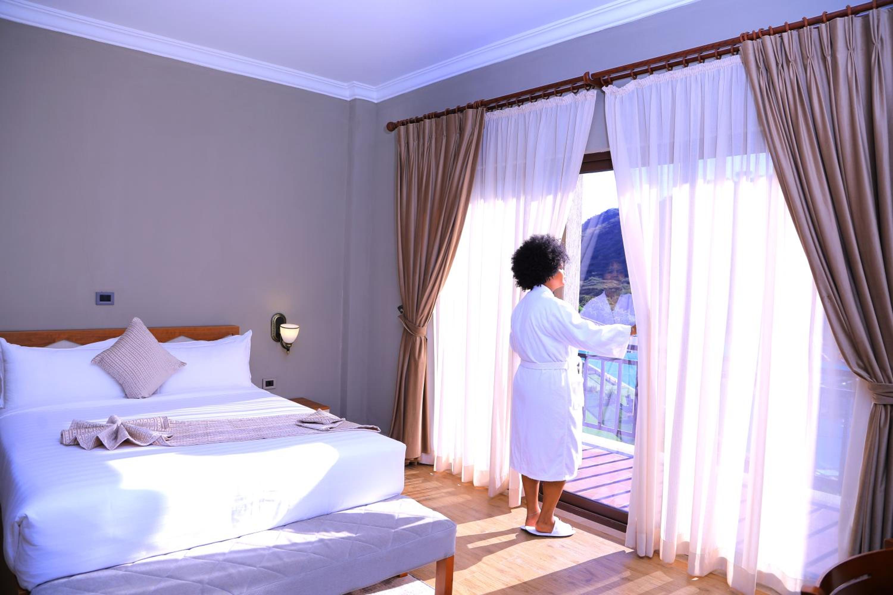 Standard Queen Room - Photo 3