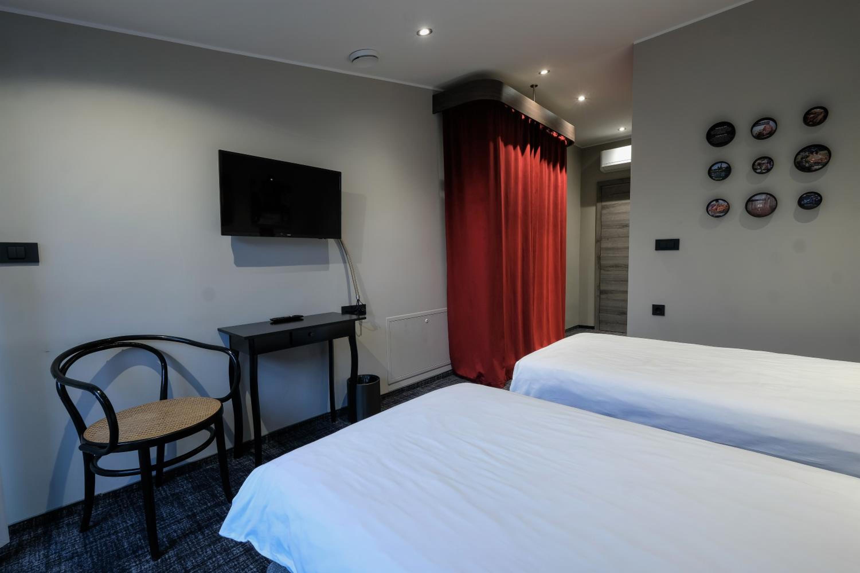 Superior Double or Twin Room with Terrace photo 2