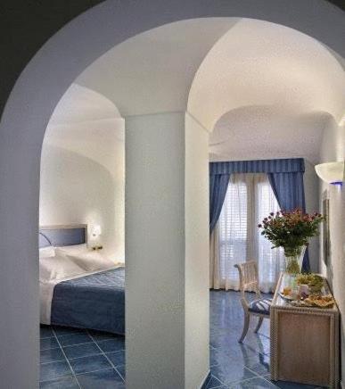 Superior Double Room with Harbor View - Photo 2