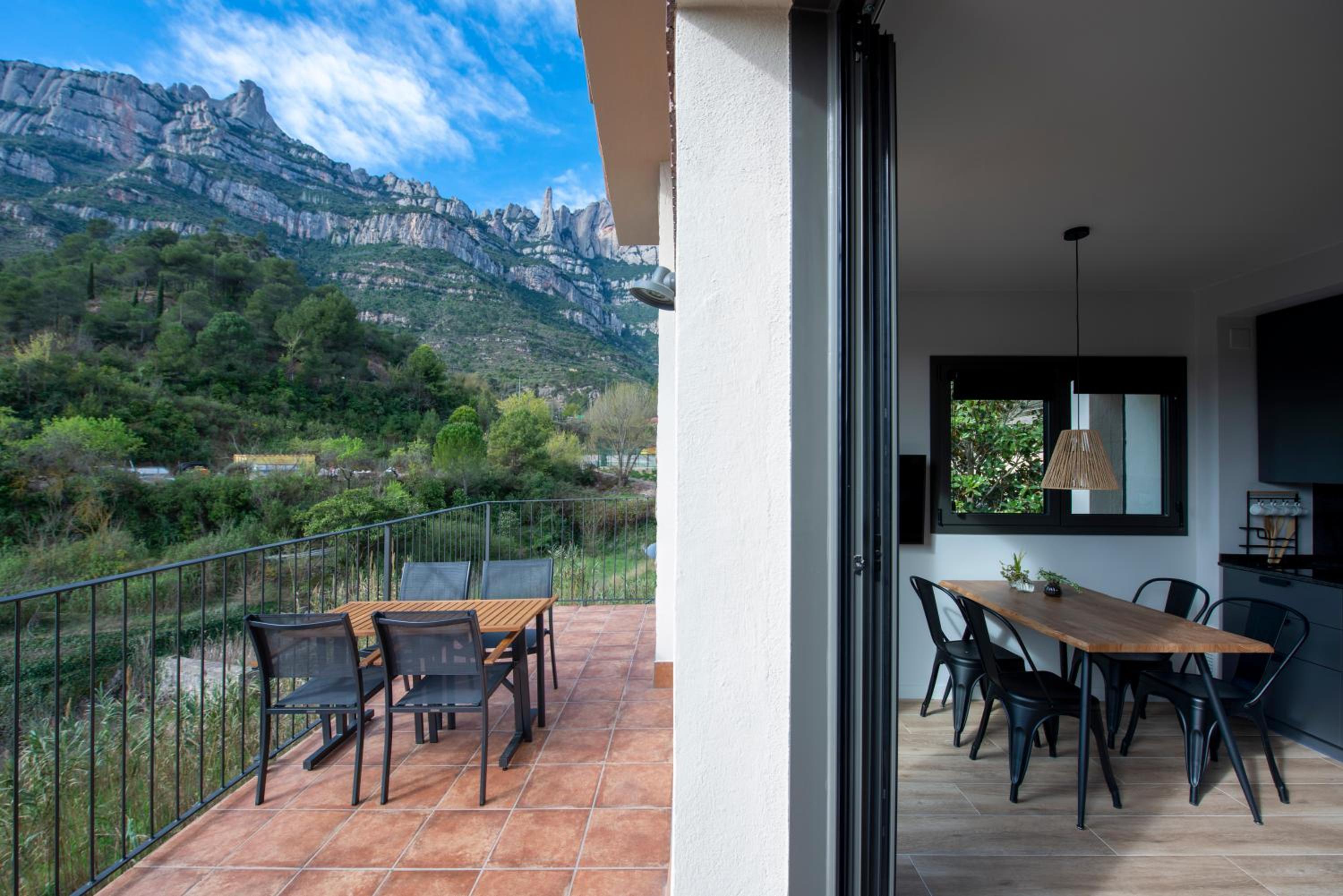Apartment with Terrace photo 2