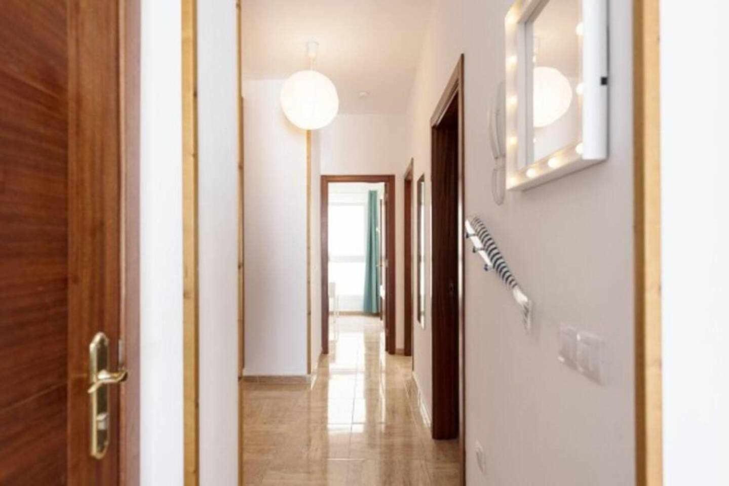 Apartment with Balcony - Apartment 3 - Photo 5