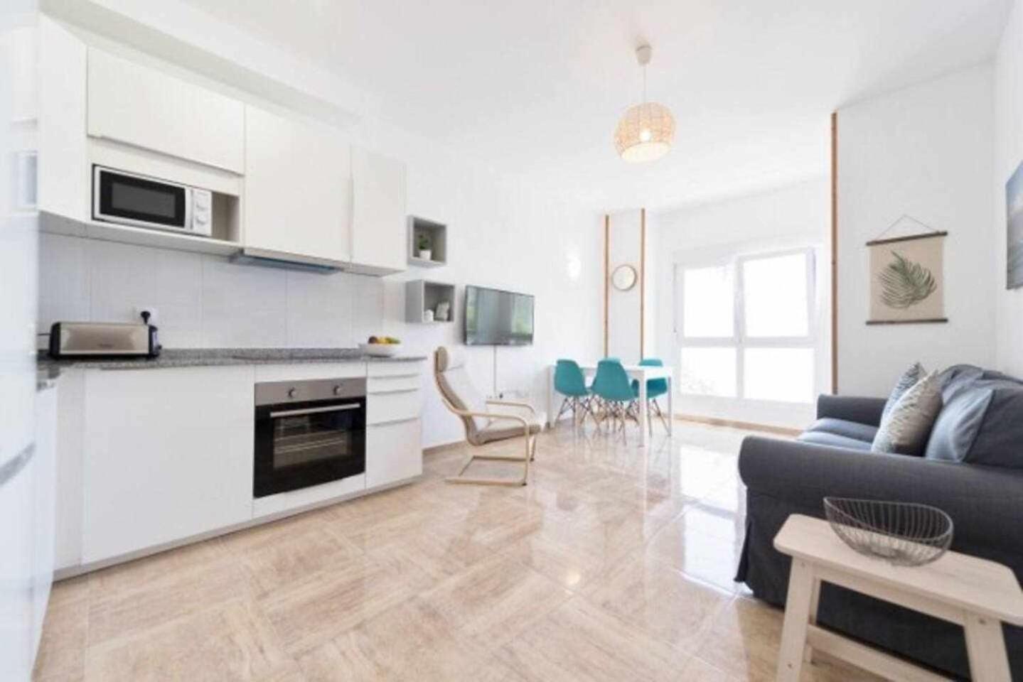 Apartment with Balcony - Apartment 3 - Photo 1