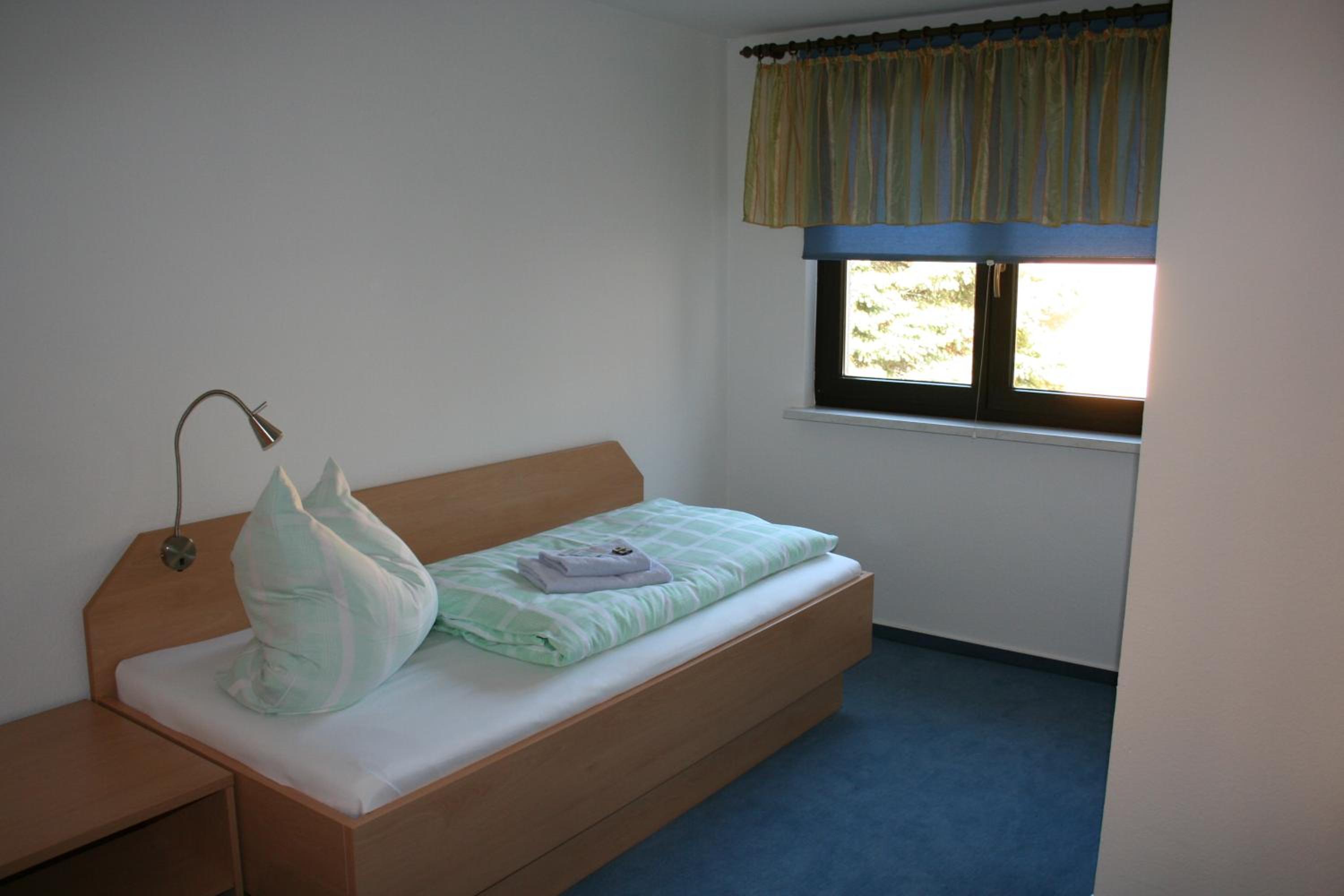 Triple Room with Bath - Photo 5