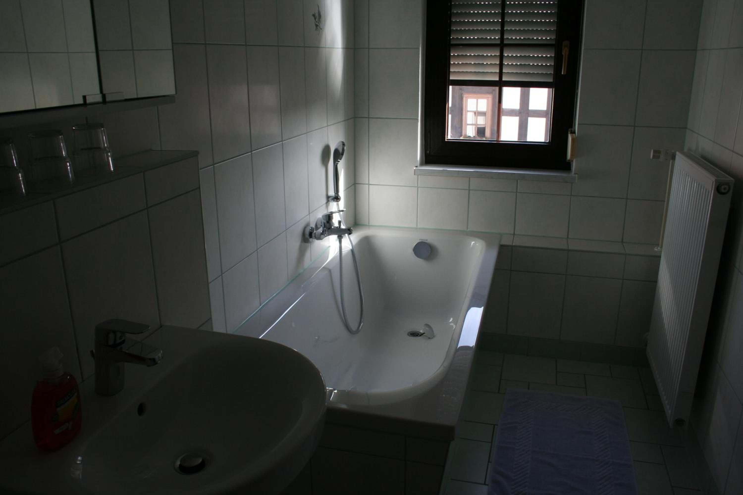 Triple Room with Bath - Photo 6