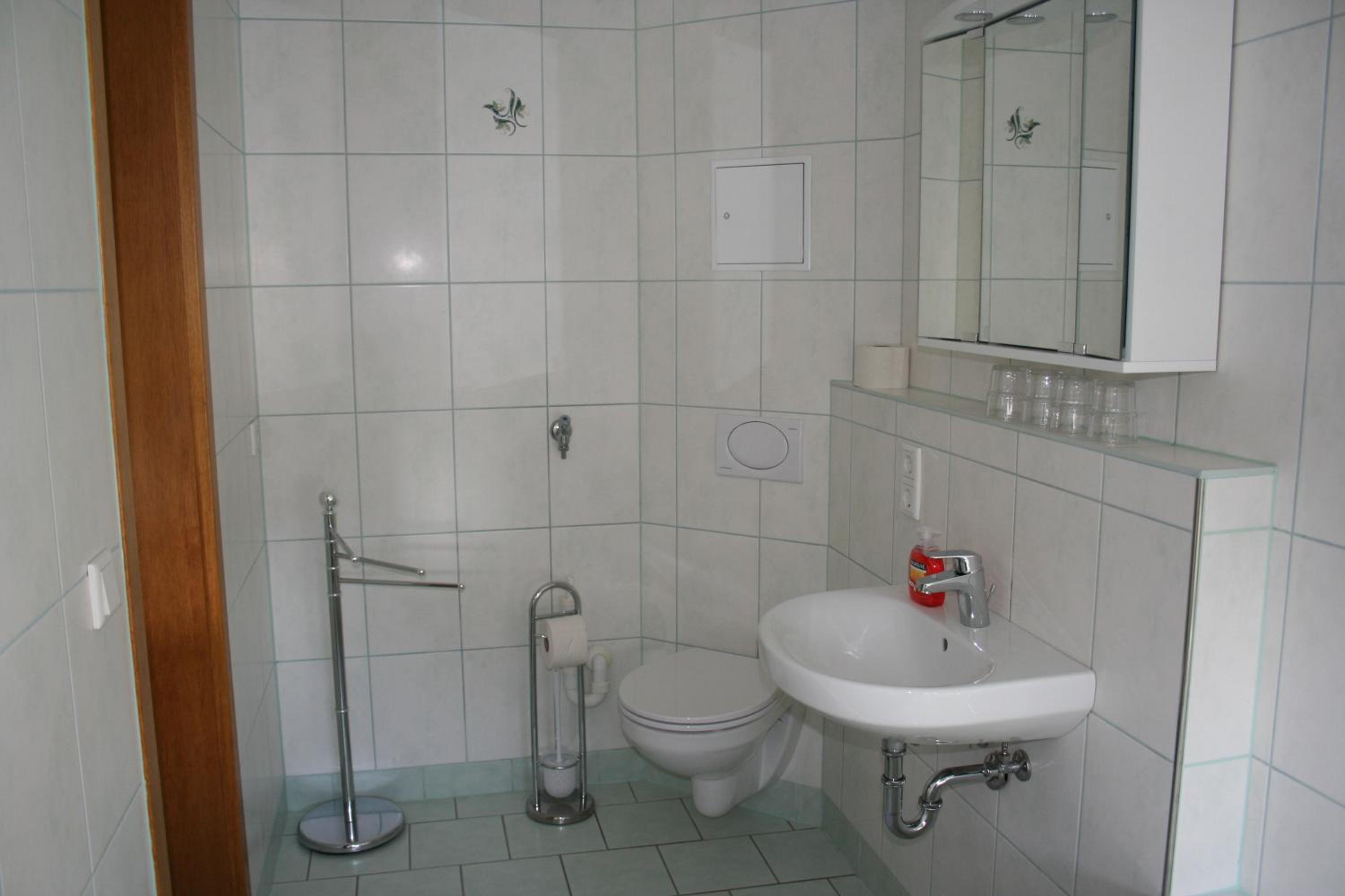 Triple Room with Bath - Photo 7