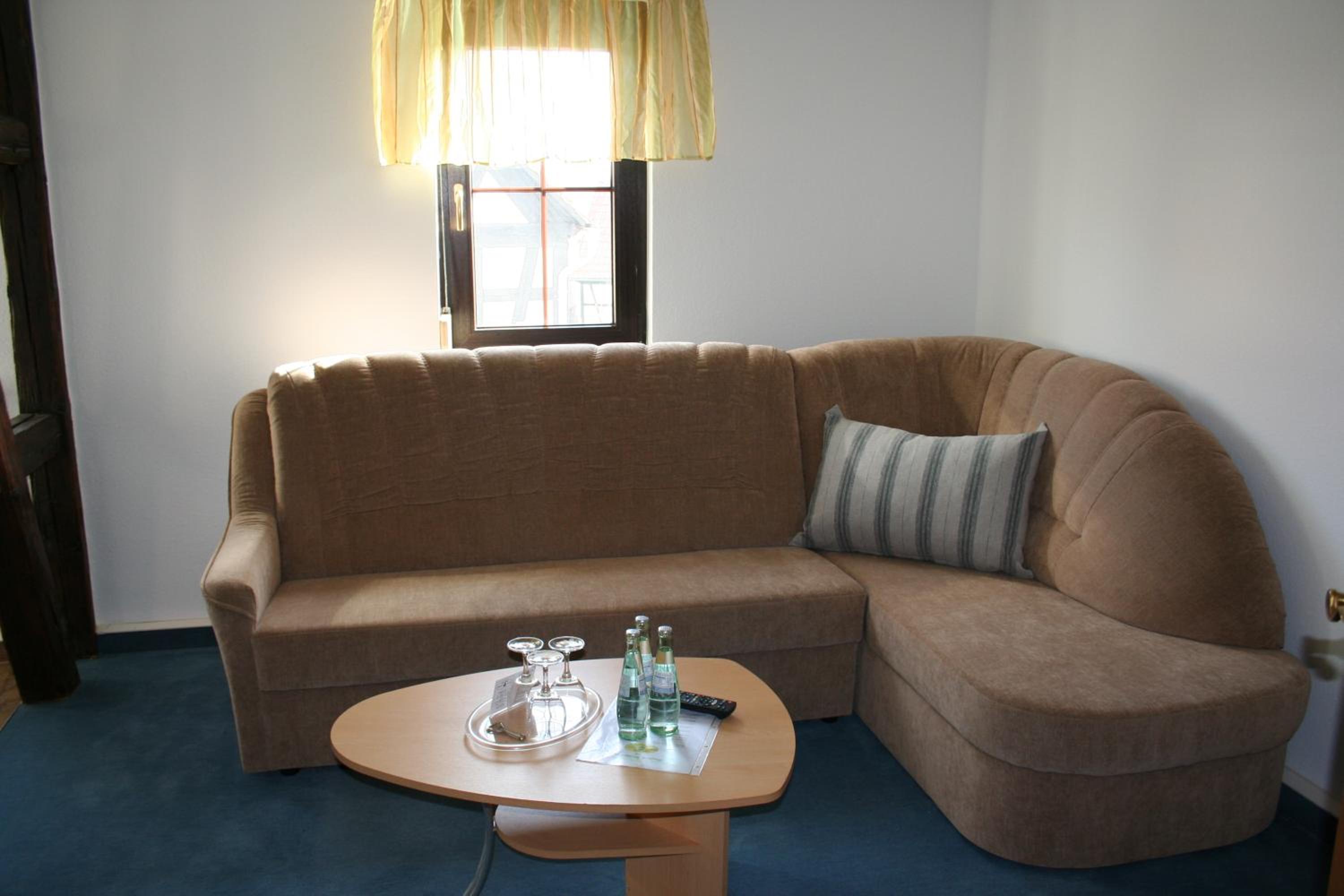 Triple Room with Bath - Photo 8
