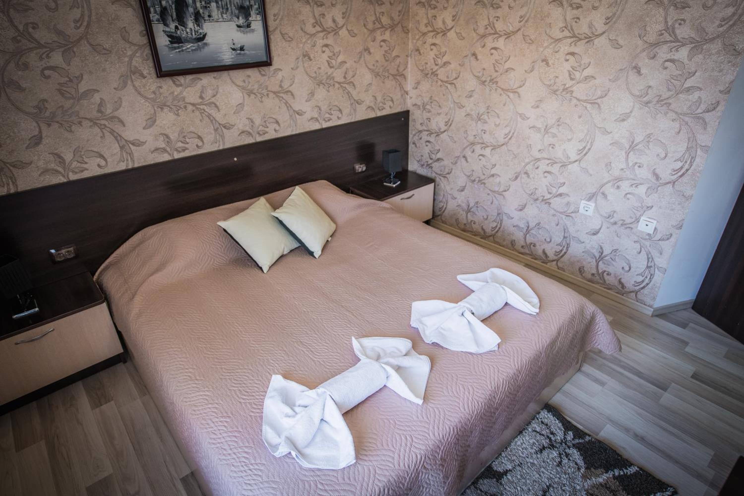 Double Room - Photo 10