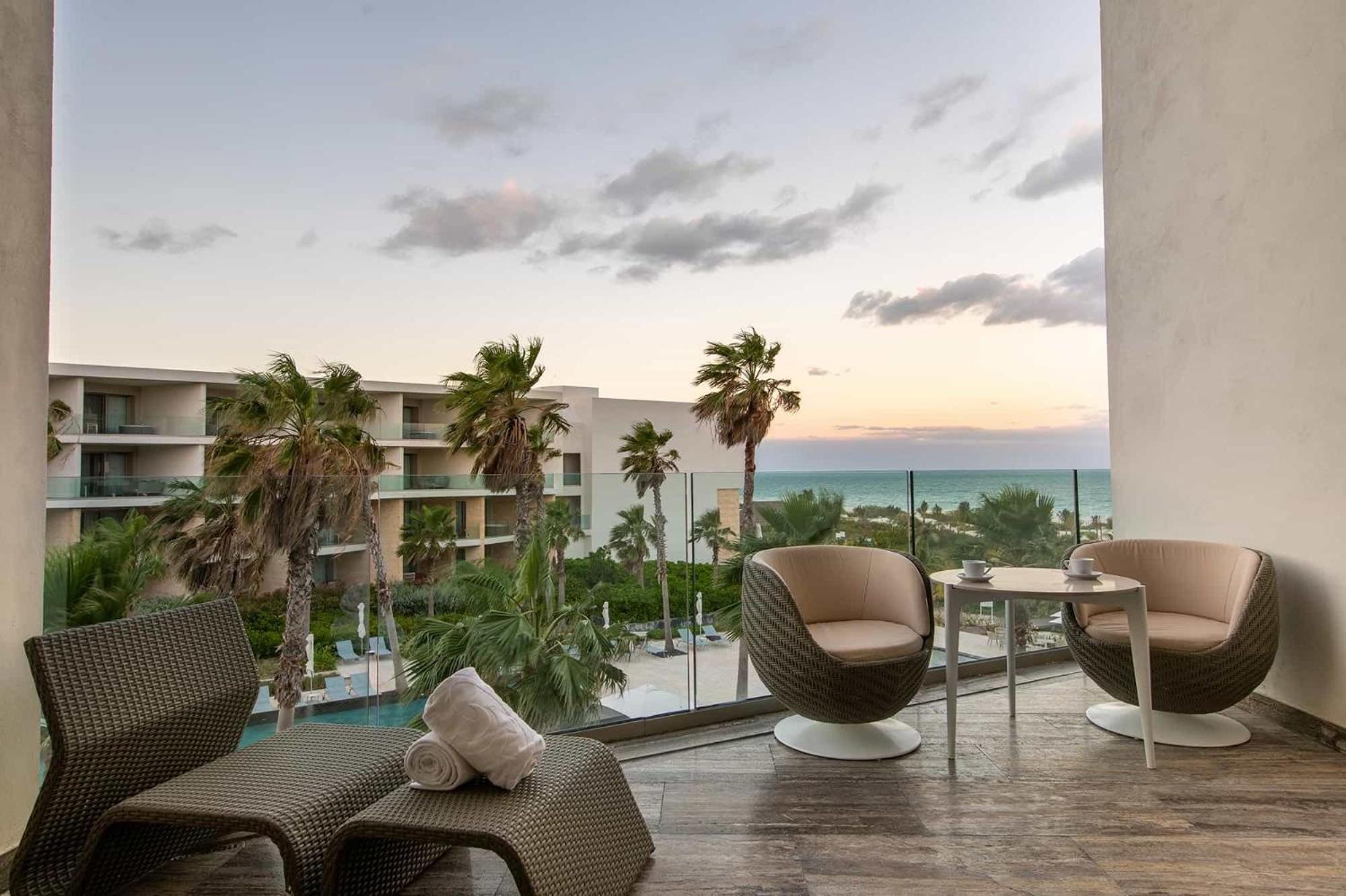 Junior Suite Beachside