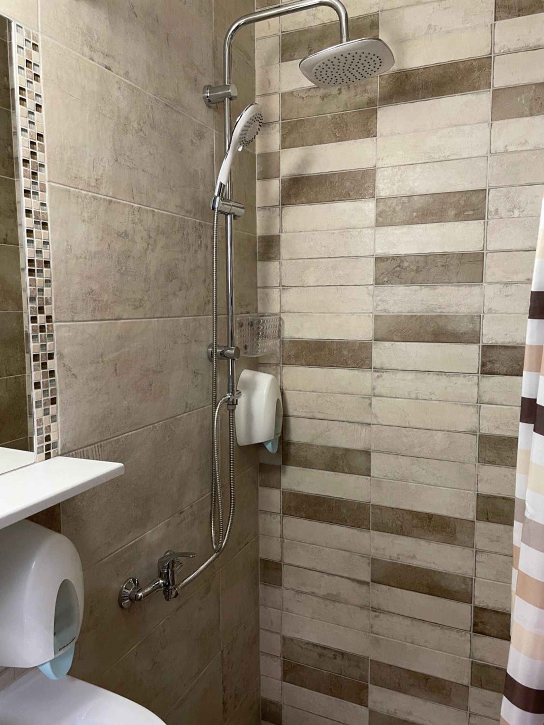 Triple Room - Photo 7