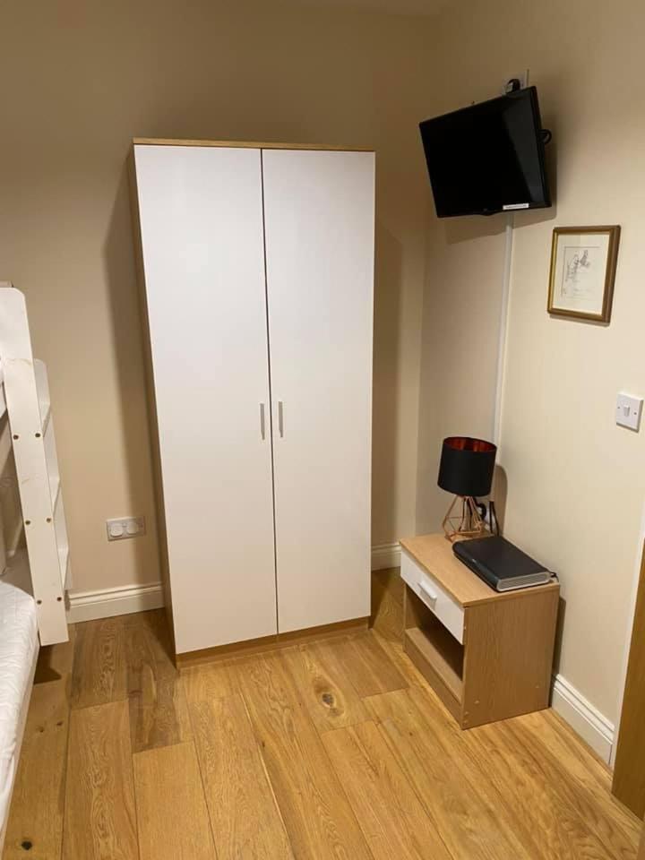 Two Bed Ground Floor Apartment (No Hot Tub/Not Pet Friendly) Osprey photo 2