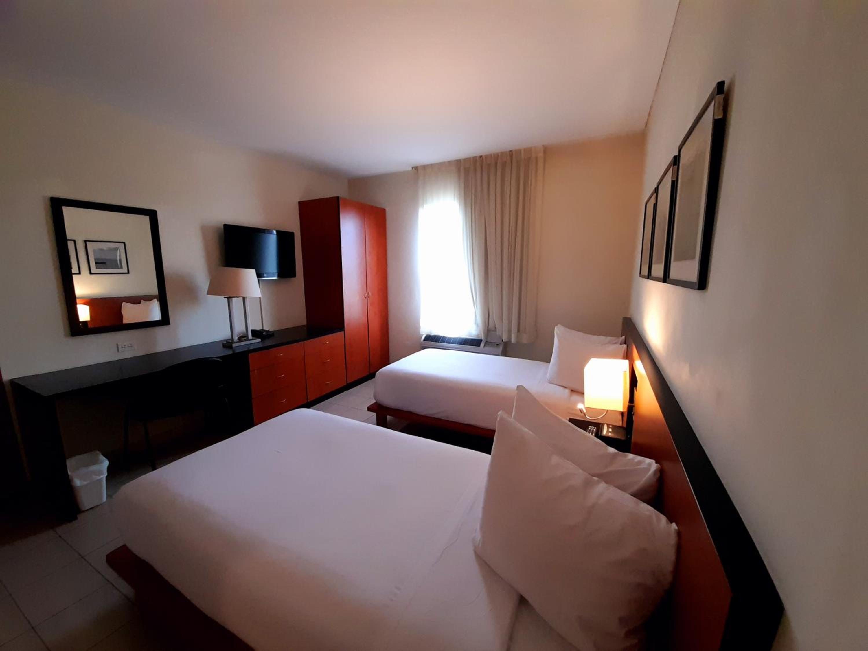 Twin Room - Photo 3